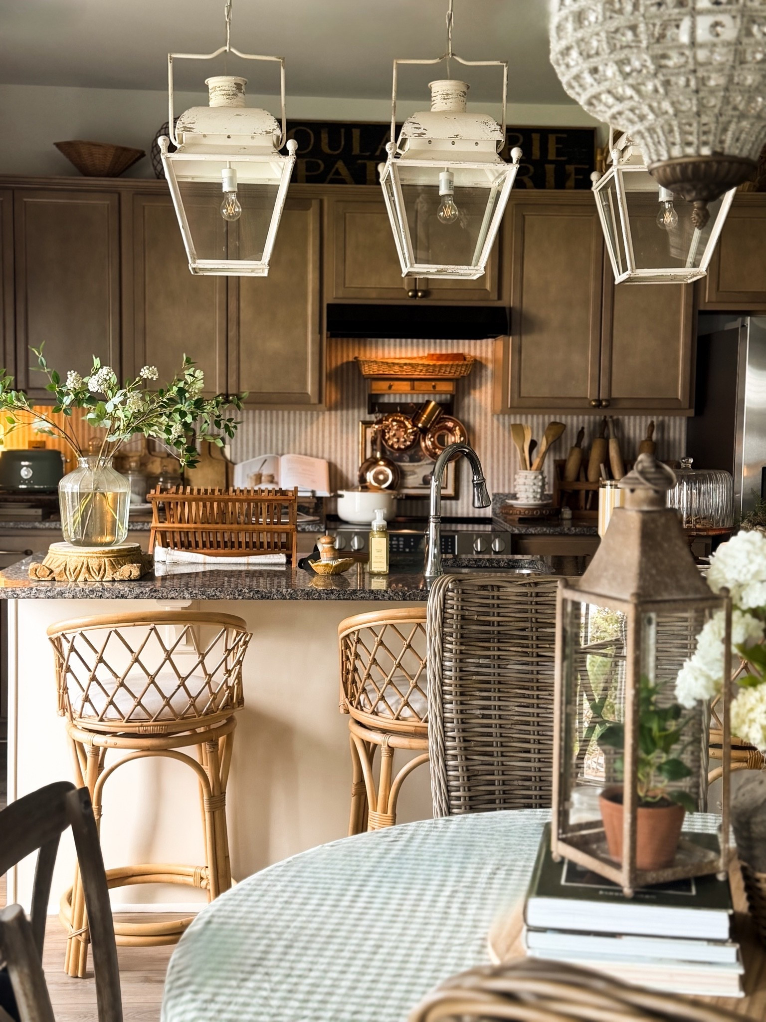 Cottage kitchen vibes.

#LTKHome #LTKSeasonal #LTKmorningroutine