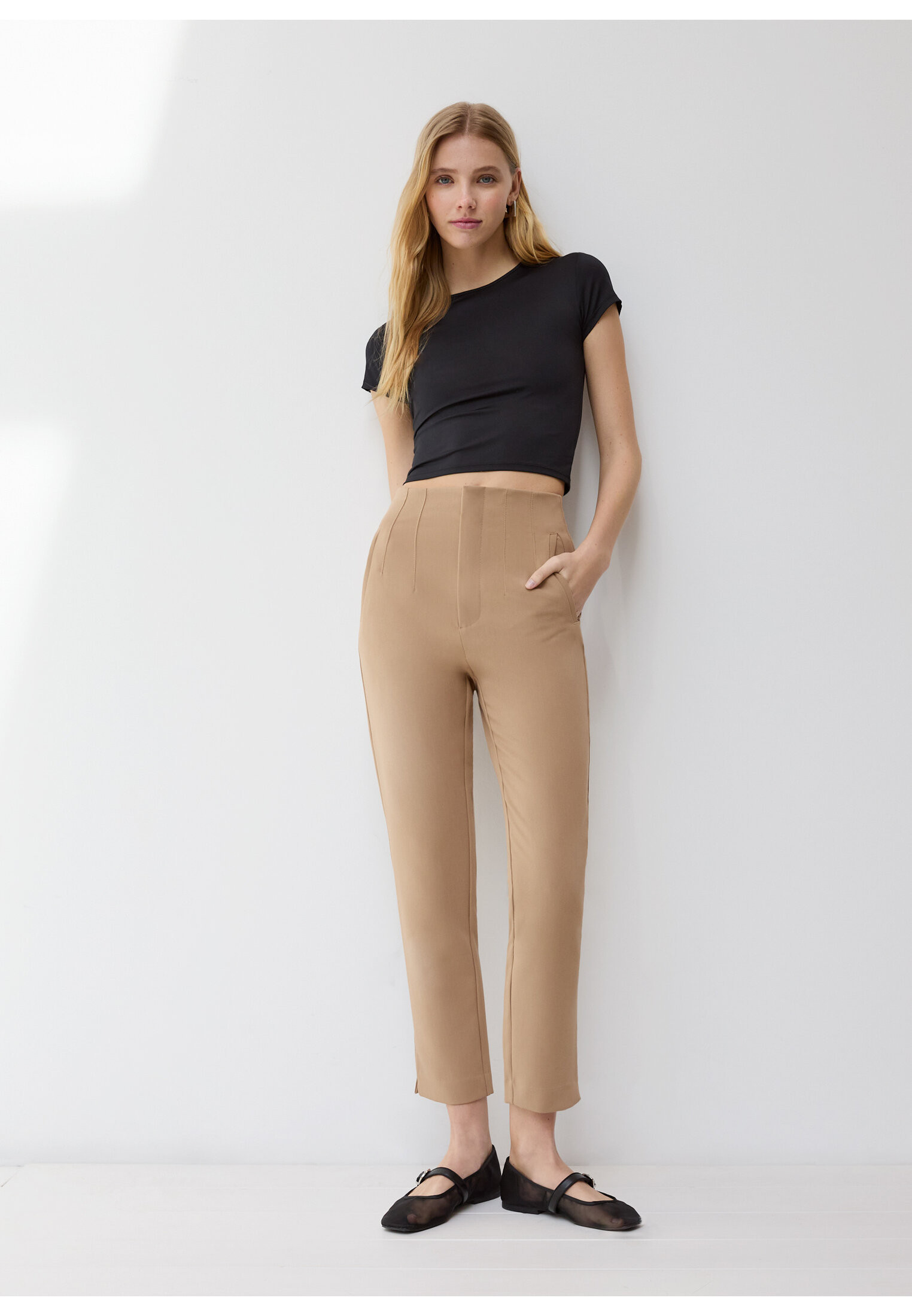 Smart trousers with darts | Stradivarius (UK)