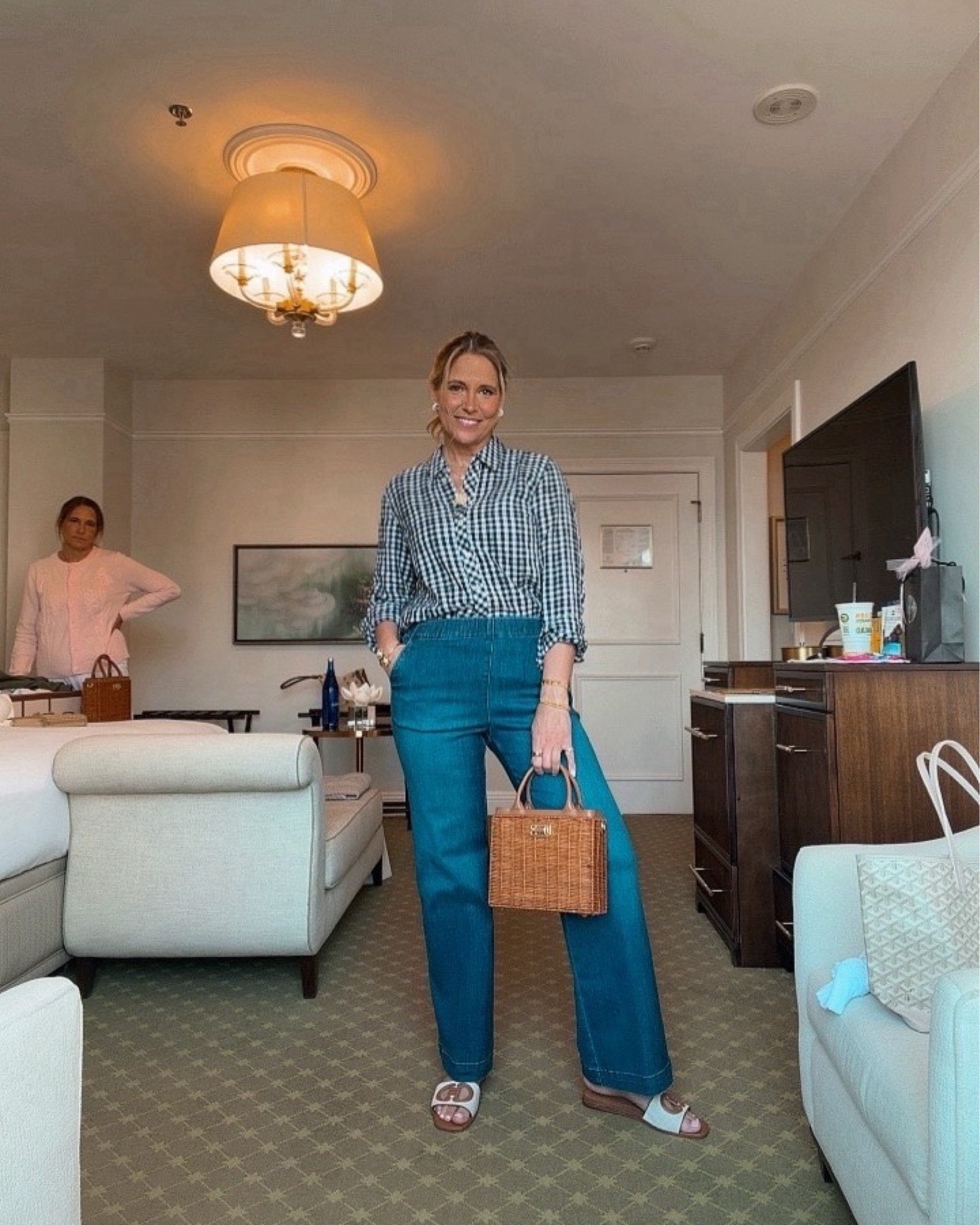I’m always drawn to pieces like these because they make getting dressed feel so easy. The neutral tones work with everything already in my closet, and they’re the kind of staples I know I’ll wear all season long.

#LTKgrwm #LTKootd #LTKdayinmylife