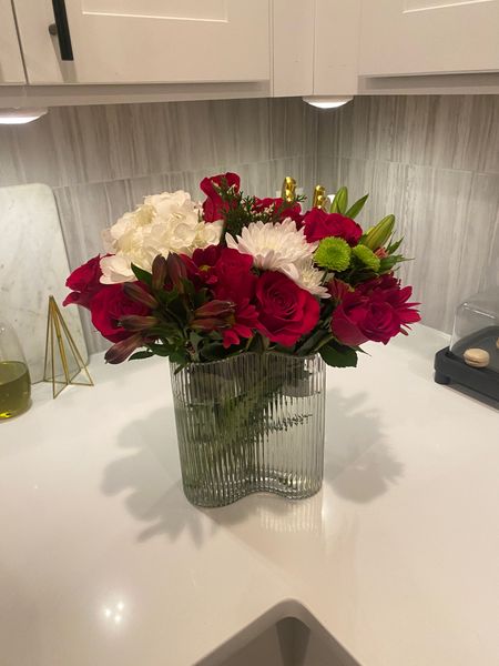 The perfect vase for fresh holiday florals. 🎄🌹 

#LTKGiftGuide #LTKfindsunder50 #LTKhome