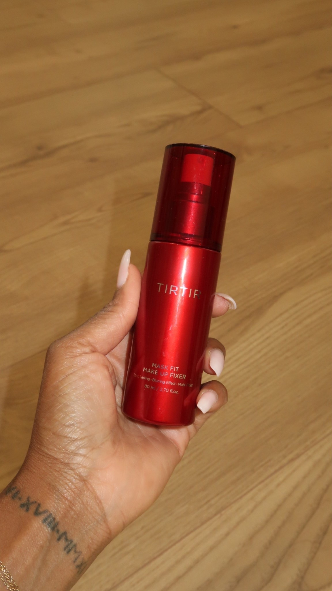 Scroll to shop! ✨ My favorite makeup setting spray. Everything is linked below.👇🏾

Product: TIRTIR Mask Fit Make Up Fixer

Desliza para comprar. ✨ Mi spray fijador de maquillaje favorito.

📲 Download the free LTK app & follow me @kirasfashionfinds to shop all my daily finds.

#LTKvlog #LTKselfcare #LTKBeauty