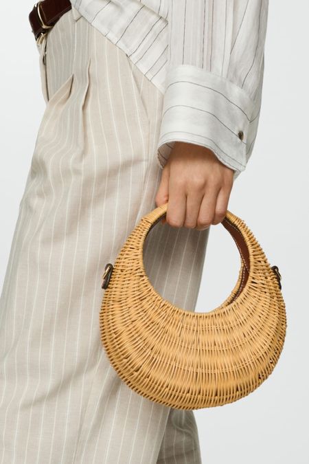 Love a structured raffia bag 

#LTKstyletip #LTKfindsunder100 #LTKSeasonal