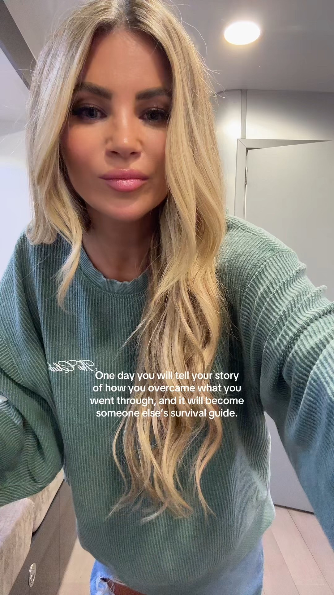 Size up one size 
Wearing 27