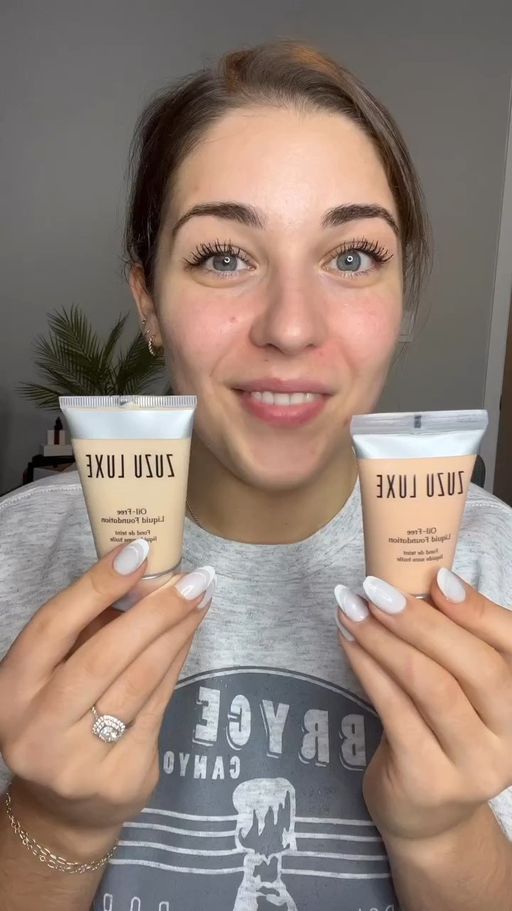 @zuzuluxe and @gabrielcosmetic foundations are so hard to shade match. So here’s the first 2 shades compared of the zuzu luxe oil free liquid foundation. 

This formula is GOLD. It feels like water going on. It sets down to ALMOST a matte. Enough that I don’t need to set it with powder. I would 100% recommend this especially if you have combo/oily skin. If you have dry skin, make sure to apply this over a very moisturized face. 

If you’d like the link comment “link”! 

The copyright to this content (video, photo, caption, and all related media) belongs solely to @beauty_demos_by_inna. Any form of usage without my explicit permission is an infringement of those rights. Tags and hashtags do not denote permission. 
-
#ilovemakeup #beauty #cleangirlmakeup #cleanbeauty #makeupenthusiast #beautycommunity #makeuplover #panningcommunity #nontoxicbeauty #greenbeauty #cleanmakeup #greenmakeup #nontoxicmakeup
#switchnatural #switchnaturalapp #switchnaturalapproved #zuzuluxe #zuzuluxecosmetics #zuzuluxeoilfreeliquidfoundation #zuzuluxeliquidfoundation #zuzuluxefoundation #nontoxicfoundation #cleanfoundation