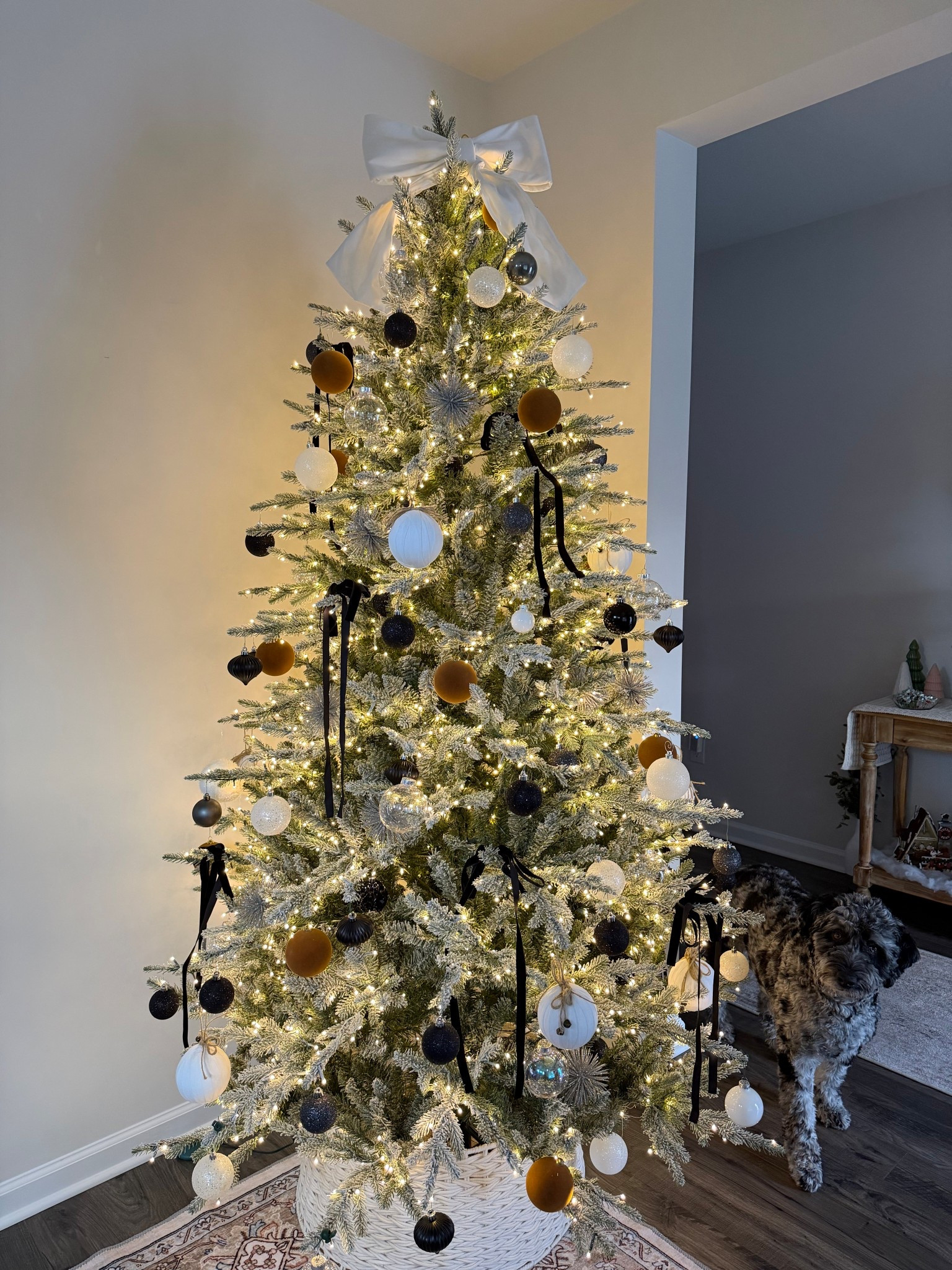 7.5 ft full flocked tree! 

#LTKHoliday #LTKCyberWeek #LTKHome