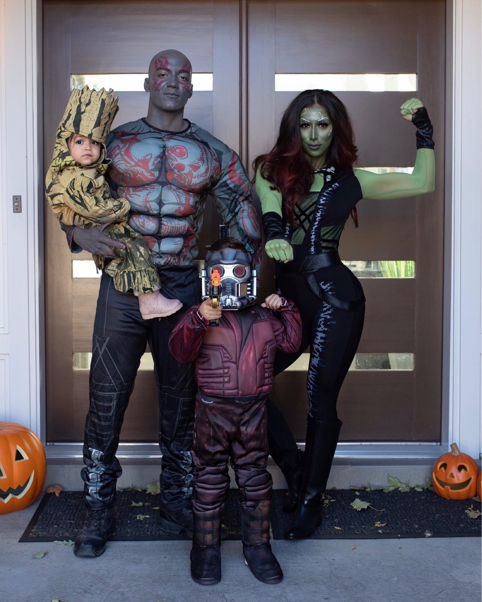 Family Halloween costume ideas #halloweencostume #costume #familyhalloweencostume #familycostume #avatar #disney #guardiansofthegalexy #marvel 