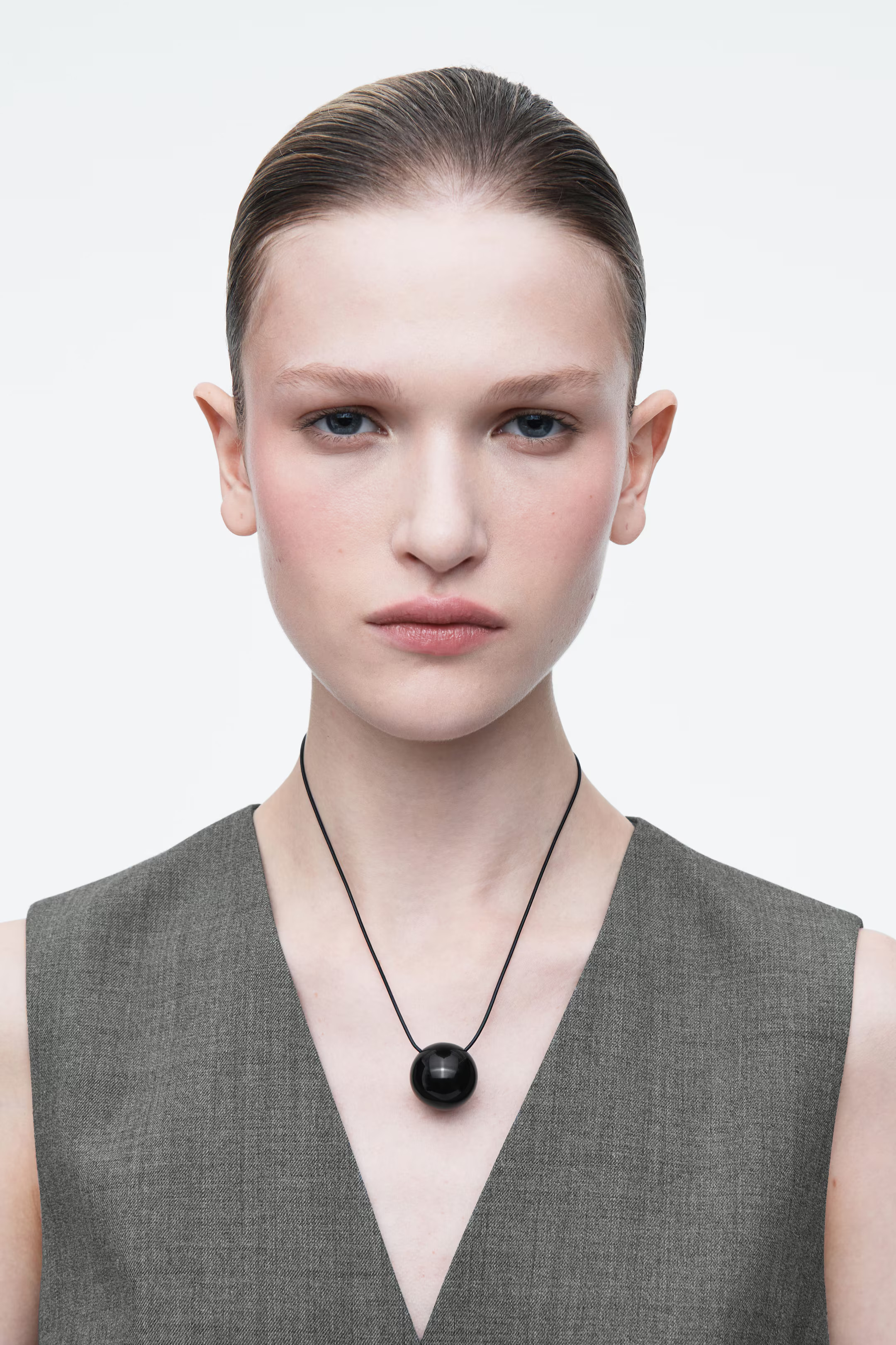 SPHERICAL GLASS PENDANT NECKLACE - BLACK | COS (AU)