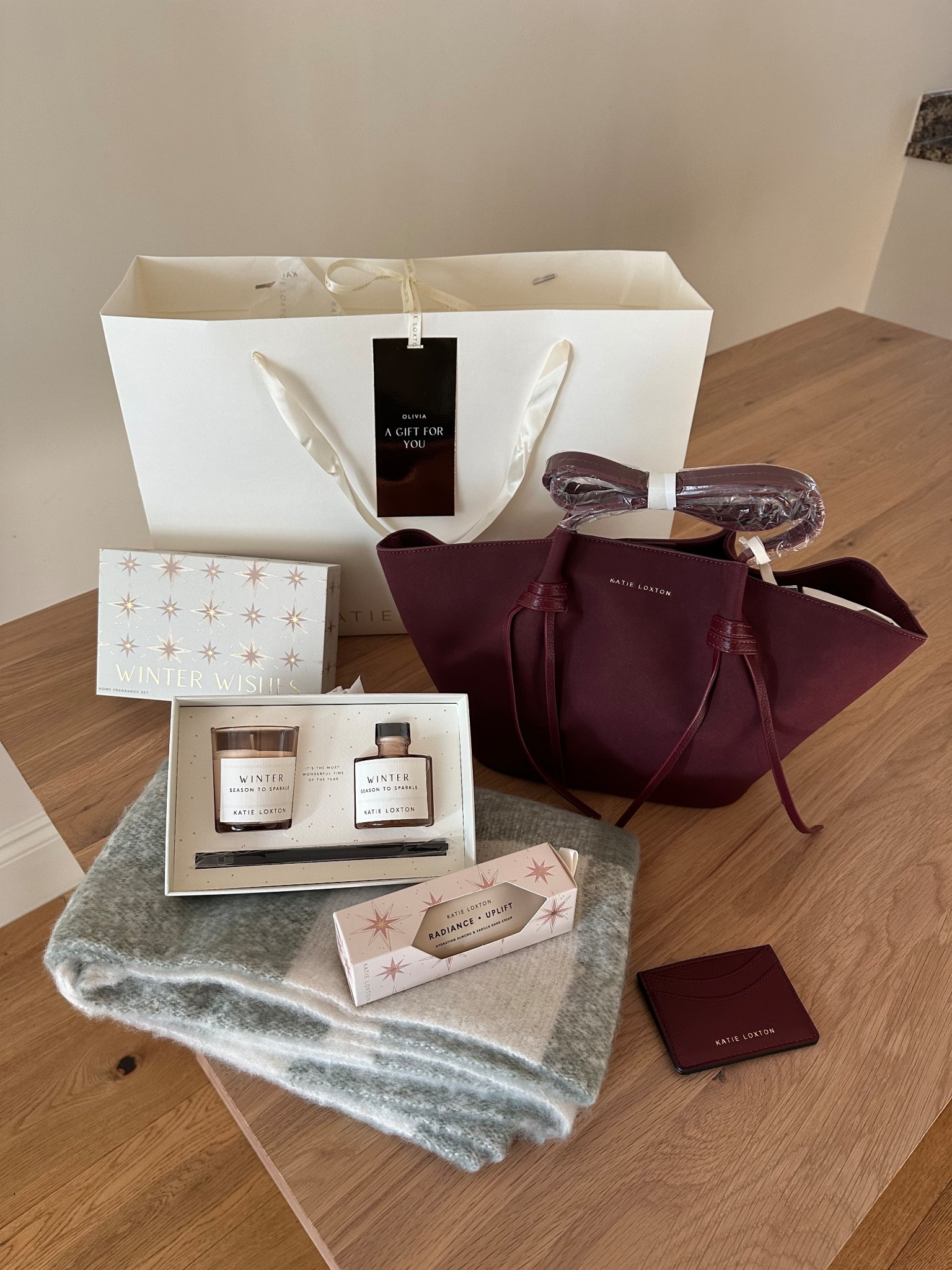 The prettiest gifts for her 🤍
Cosy accessories, thoughtful little luxuries & pieces she’ll use every day. 

#LTKgiftguide #LTKuk #LTKfestive