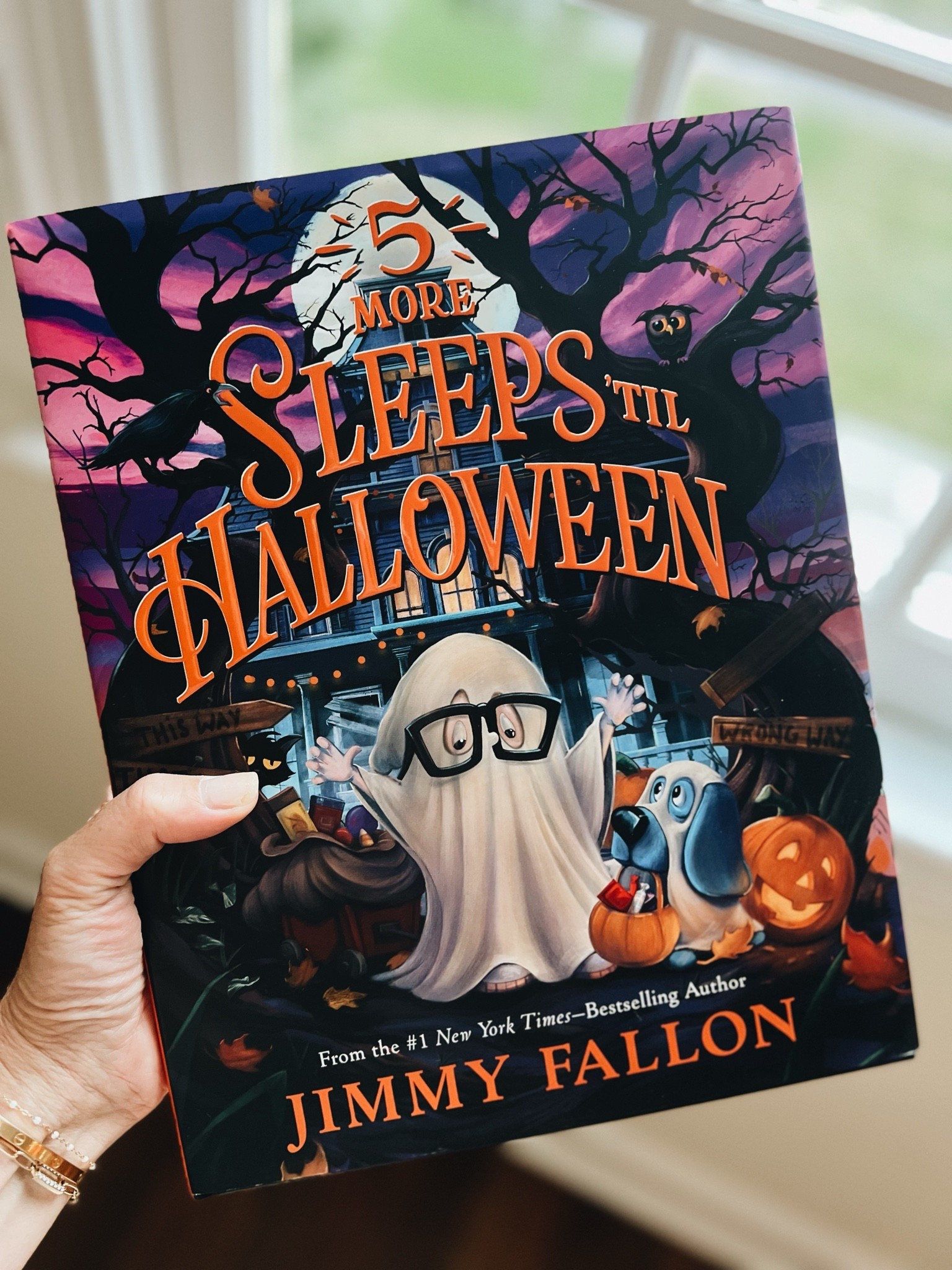 kids Halloween book, we have the Christmas one and it’s one of Logan’s favorites, so was excited to see Halloween!🎃👻

#LTKKids