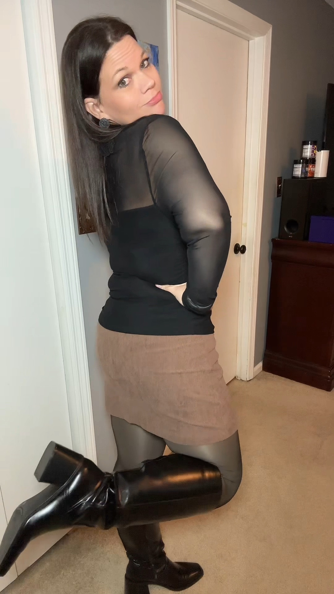 I love these @halara corduroy skirts! 

#LTKmomlife #LTKMidsize #LTKBeauty