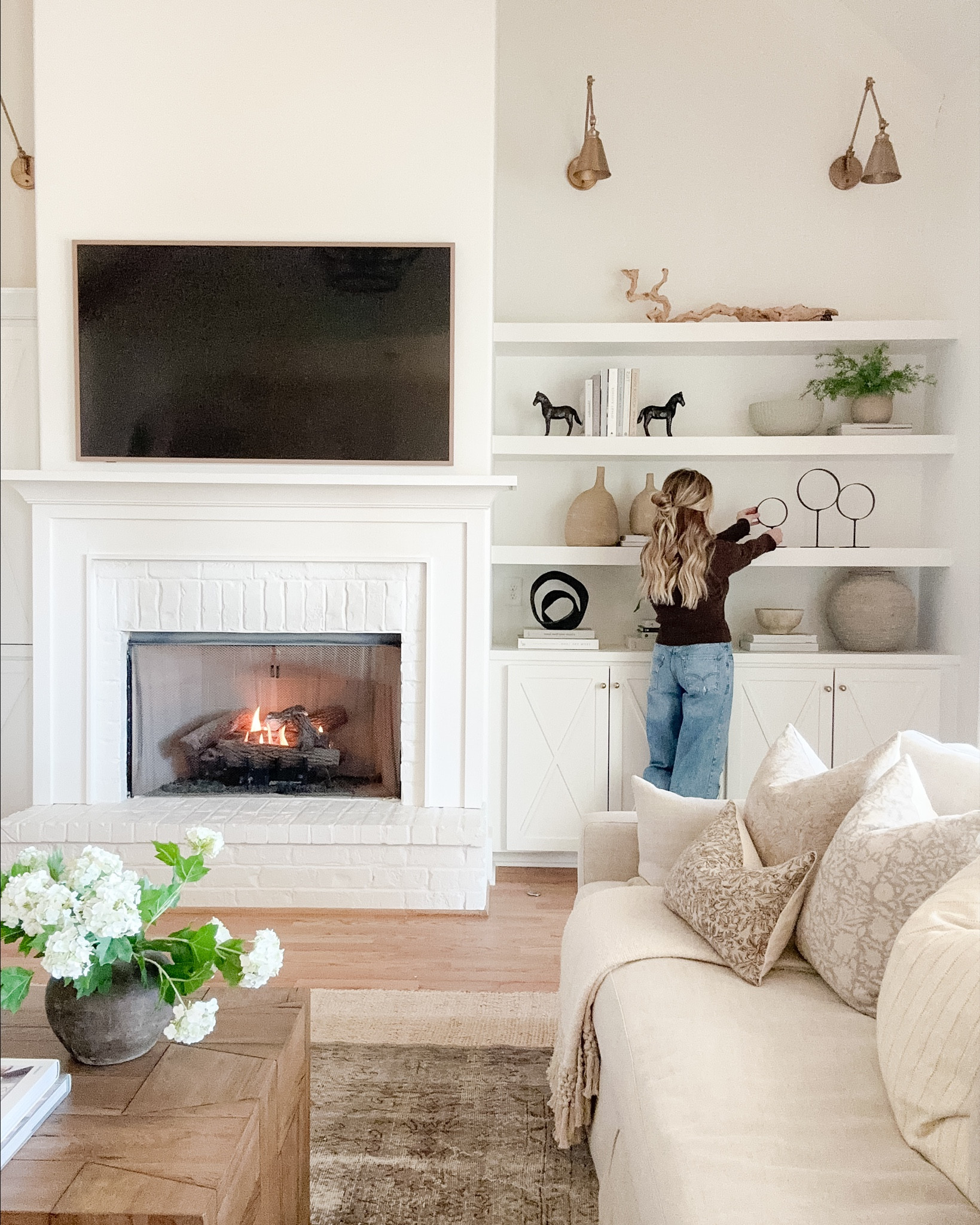 Open shelf decorating for spring!

#openshelves #selfdecor #shelfdecorating #shelfaccessories #livingroomdecor #springdecor #decor 

#LTKHome #LTKSeasonal #LTKStyleTip