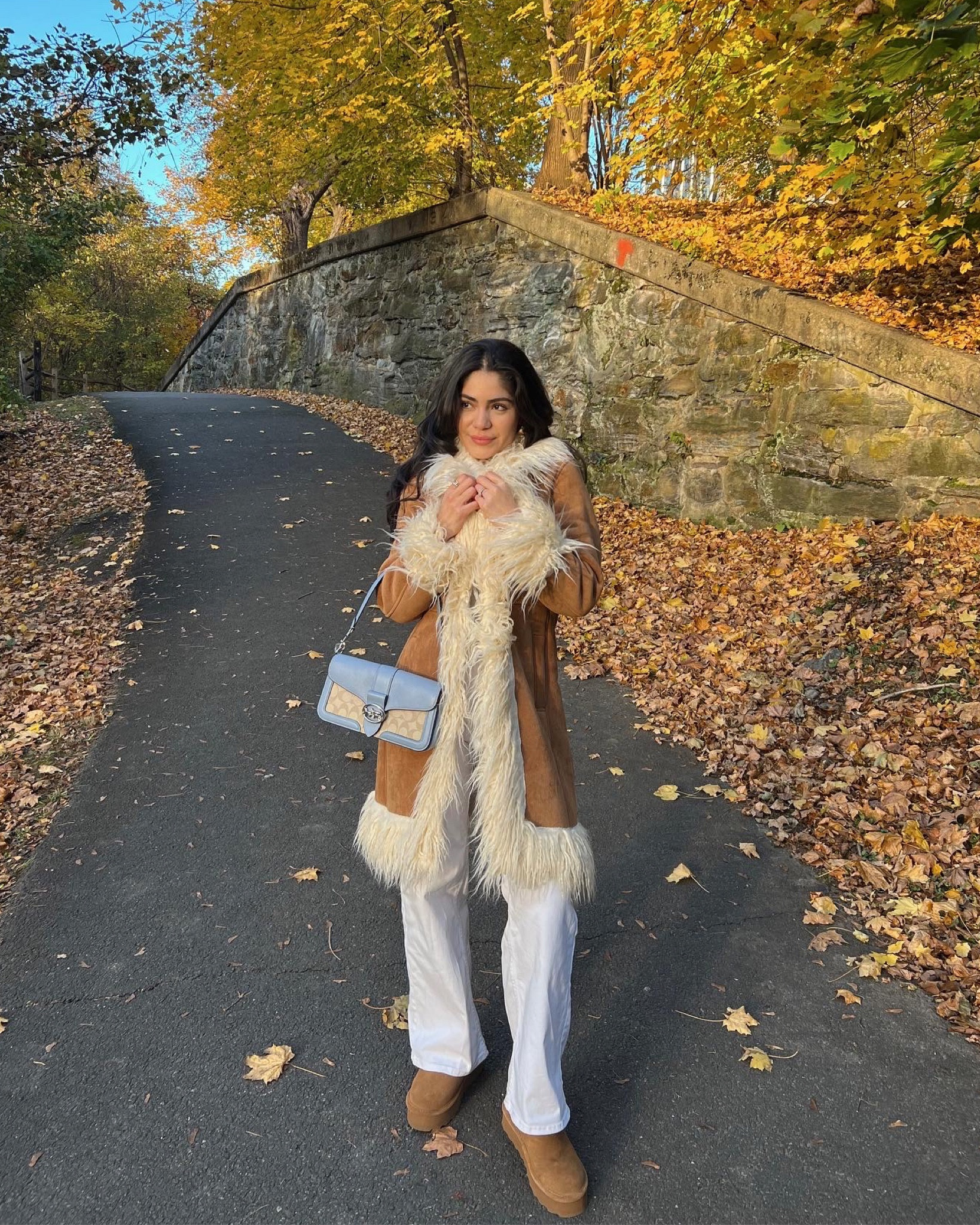 Giving 🧸 fall fashion, autumn outfits, holiday outfit ideas, thanksgiving outfit, coat 