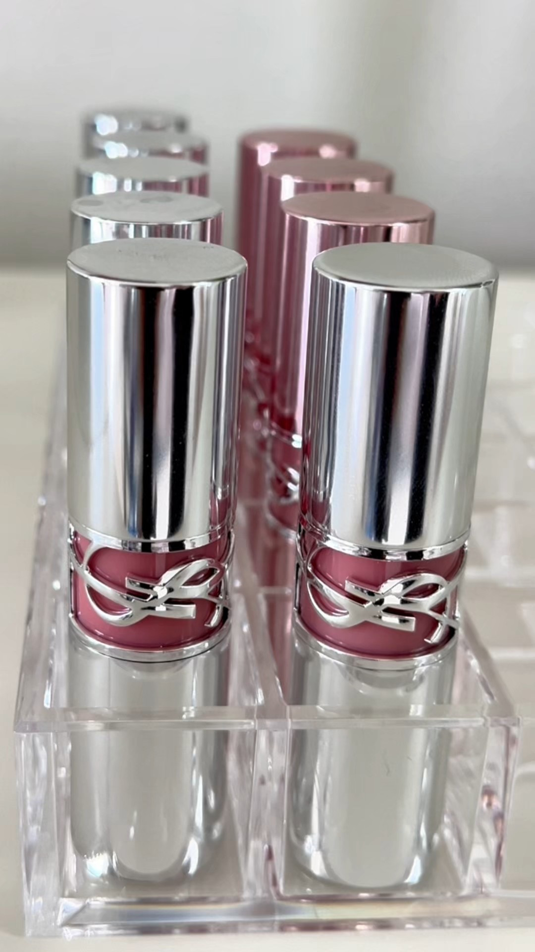 favorite shades from my @yslbeauty collection 🩷🌹



candy glow 
7B
5B
3B
loveshine
214
213
candy glaze
02
15
44
16


#YSLBeauty #giftedbyYSLbeauty #makeup #lipstick #aestheticgirl 