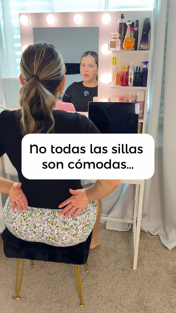 No todas las sillas son cómodas para todas…

Si tienes caderas más anchas o te gusta sentarte con las piernas cruzadas, esto hace TODA la diferencia.

Es cómoda, bonita y perfecta para trabajar horas sin terminar con dolor.

A veces no es cambiar todo el espacio… es elegir mejor 🤍

Comenta “SILLA” o mándame DM y te paso la info ✨

#HomeOfficeSetup
#VanitySetup
#InteriorInspo
#WorkFromHome
#ComfortFirst