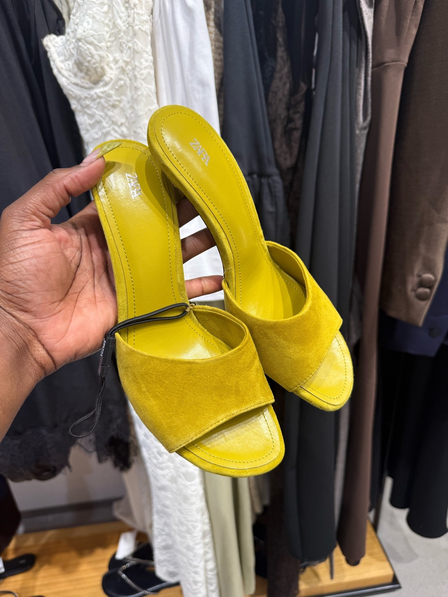 The perfect chartreuse heel