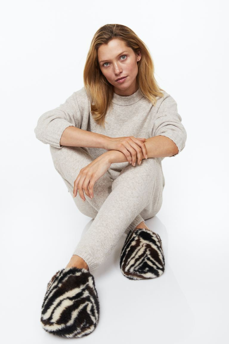 Fluffy Slippers | H&M (US + CA)