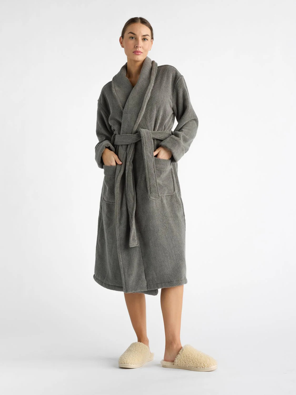 Luxe Bath Robe - Wholesale in Charcoal (Size: Small) - Cozy Earth | Cozy Earth