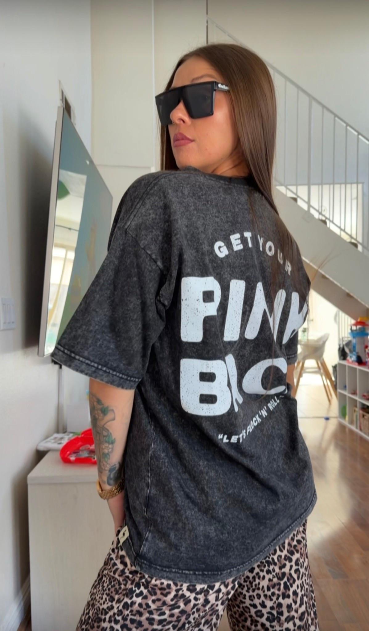FLOCK N ROLL 🤘🏼🖤🦩

GYPB
get your pink back
wearing an XL

#LTKMothersDay #LTKmomlife #LTKootd
