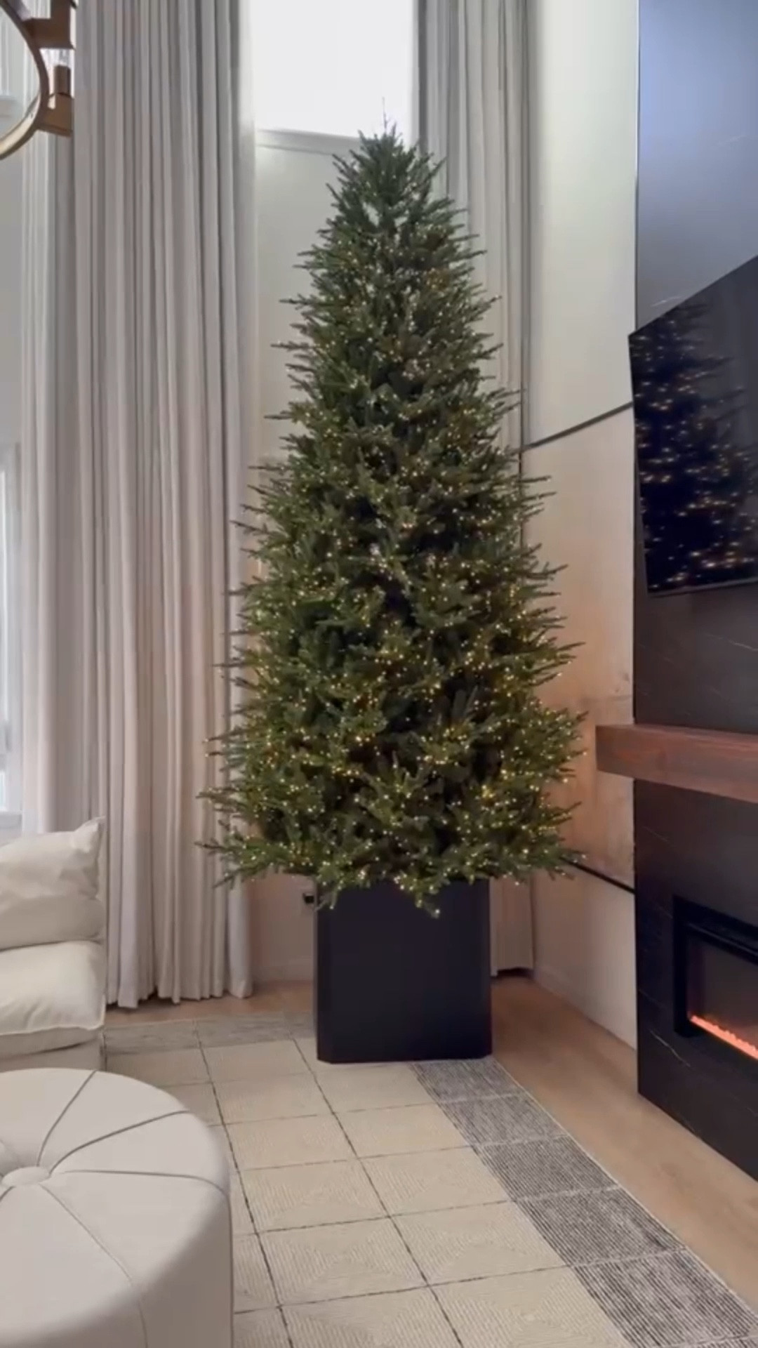 Just a few days left till Christmas! ✨🎄



Christmas decor
Christmas tree planter stand
Home
Home decor
Viral twinkling Christmas tree
Viral Home Depot Christmas tree

#LTKHoliday #LTKHome #LTKSeasonal