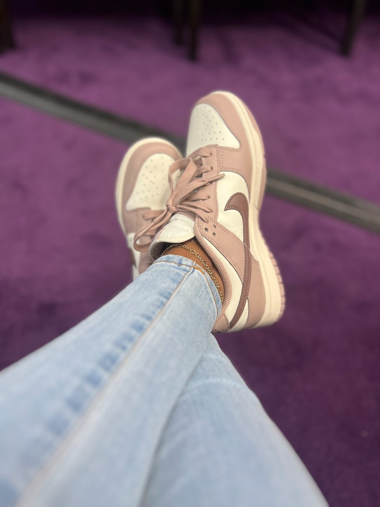 Skinny jeans & dunks 🤍 True to size (size 5.5 kids)

#nikes 


#LTKPetite #LTKShoeCrush