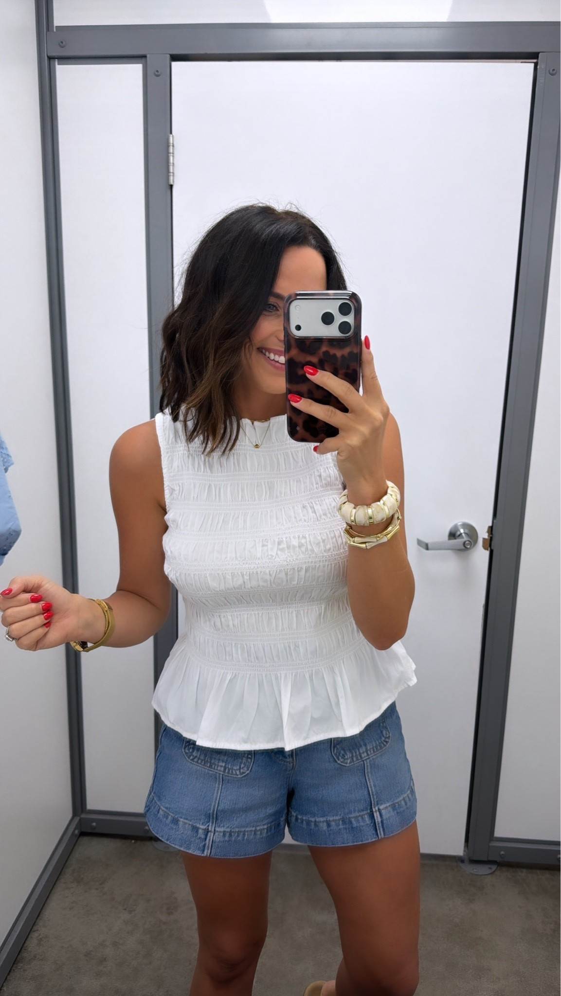 The cutest little white top 🤍 It looks boutique but it’s actually Walmart!

Paired with denim shorts for an easy everyday summer outfit.

Size XS
5’3 for reference

#walmartfashion #walmartfinds #walmartstyle #summeroutfit #whiteblouse #denimshorts #affordablefashion #everydaystyle #ltkstyle #budgetfriendlyfashion