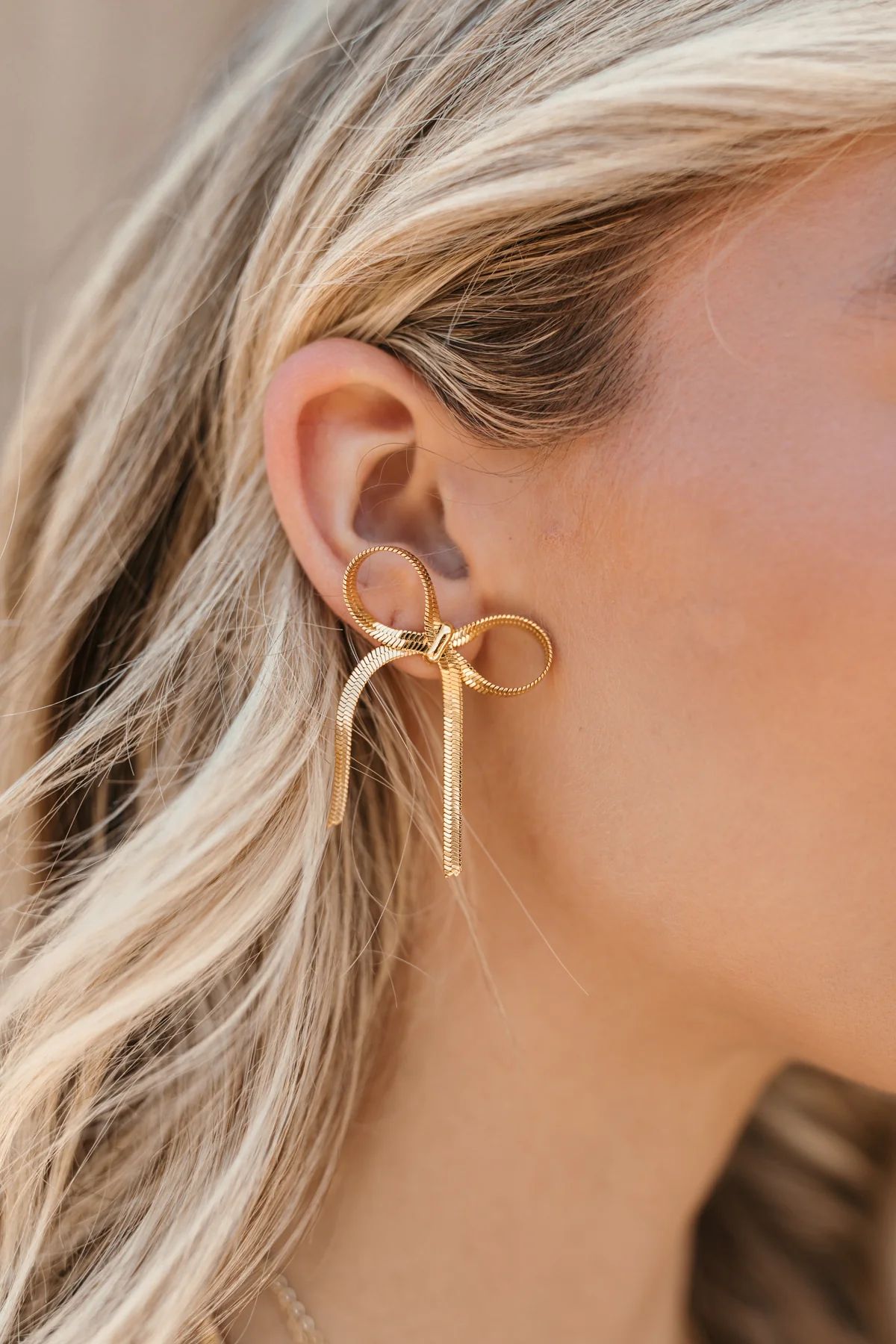 Bow Earring | The Post