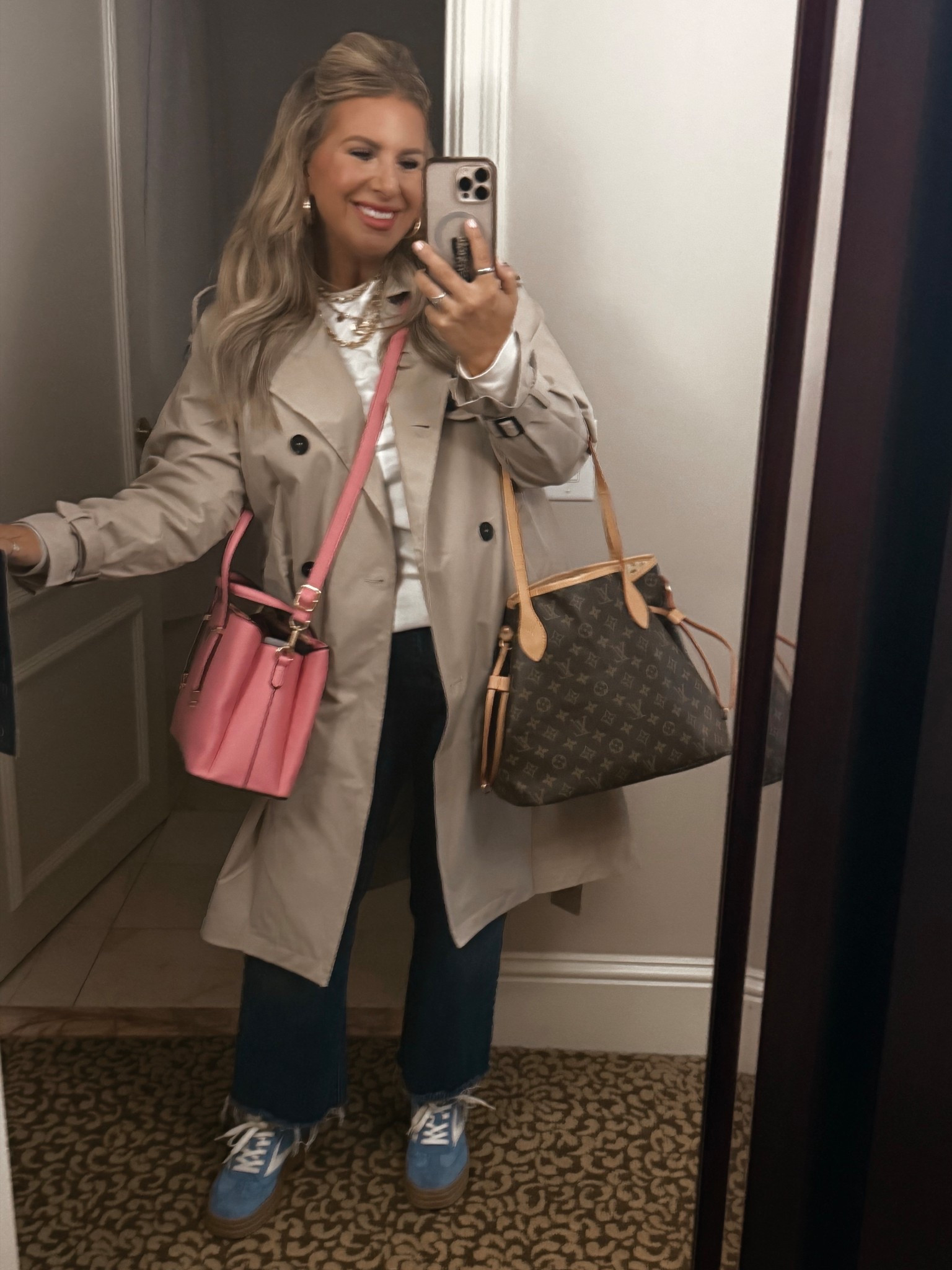 Shopping in SoHo OOTD. ✨

#LTKootd