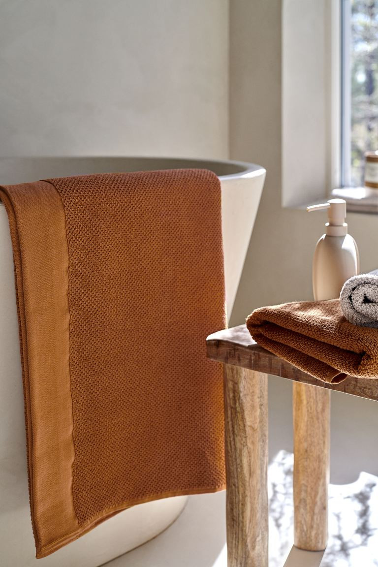 Cotton terry bath towel | H&M (UK, MY, IN, SG, PH, TW, HK)