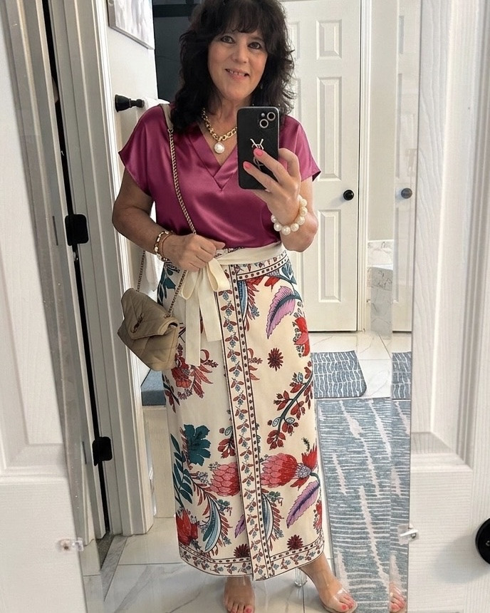 Skirts on sale and this one is so cute!! Classy, feminine, and easy to wear, love a pretty skirt with a simple top 💕 Always be confident ✨
#skirtsonsale #midskirt #midlifestyle #styleover50 #over50fashion

#LTKSaleAlert #LTKgrwm #LTKMidsize