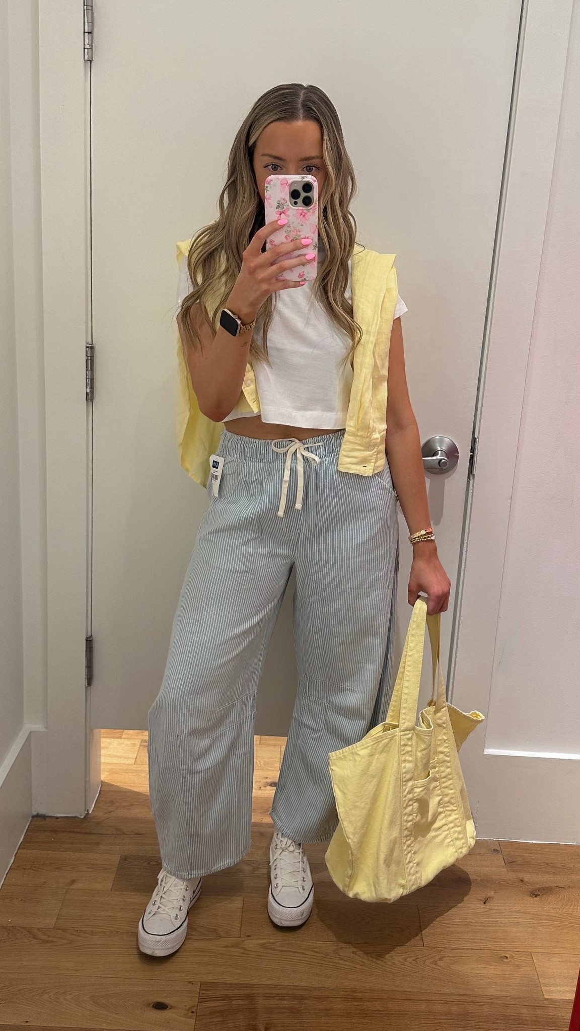 Yellow linen shirt size S
Cropped tee size S
Striped denim pants size S