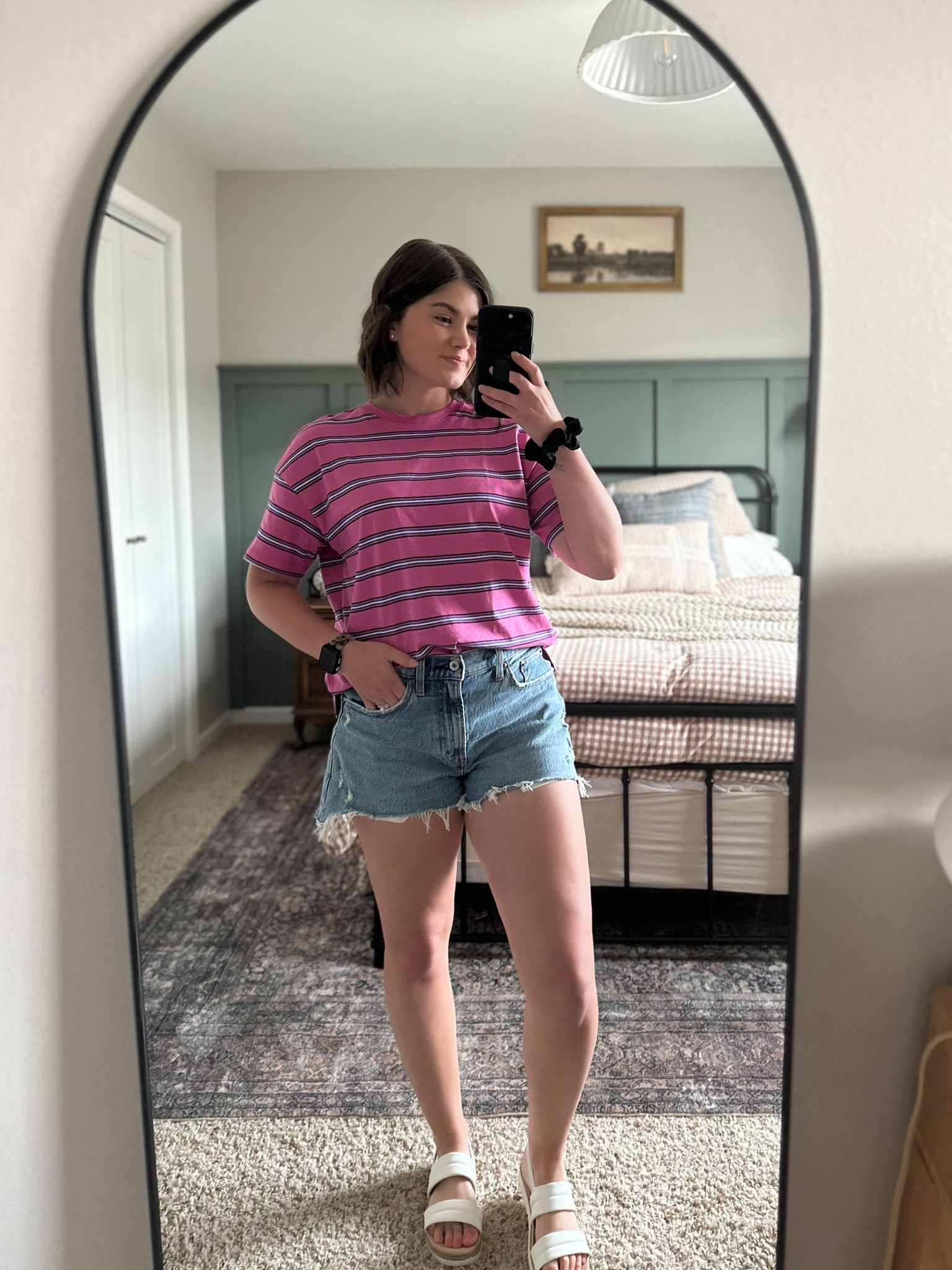 My new go to slouchy tee from old navy! I recommend sizing down 1 size if you don’t want a super boxy look

Vintage crew neck tee

#LTKootd #LTKPetite #LTKSeasonal