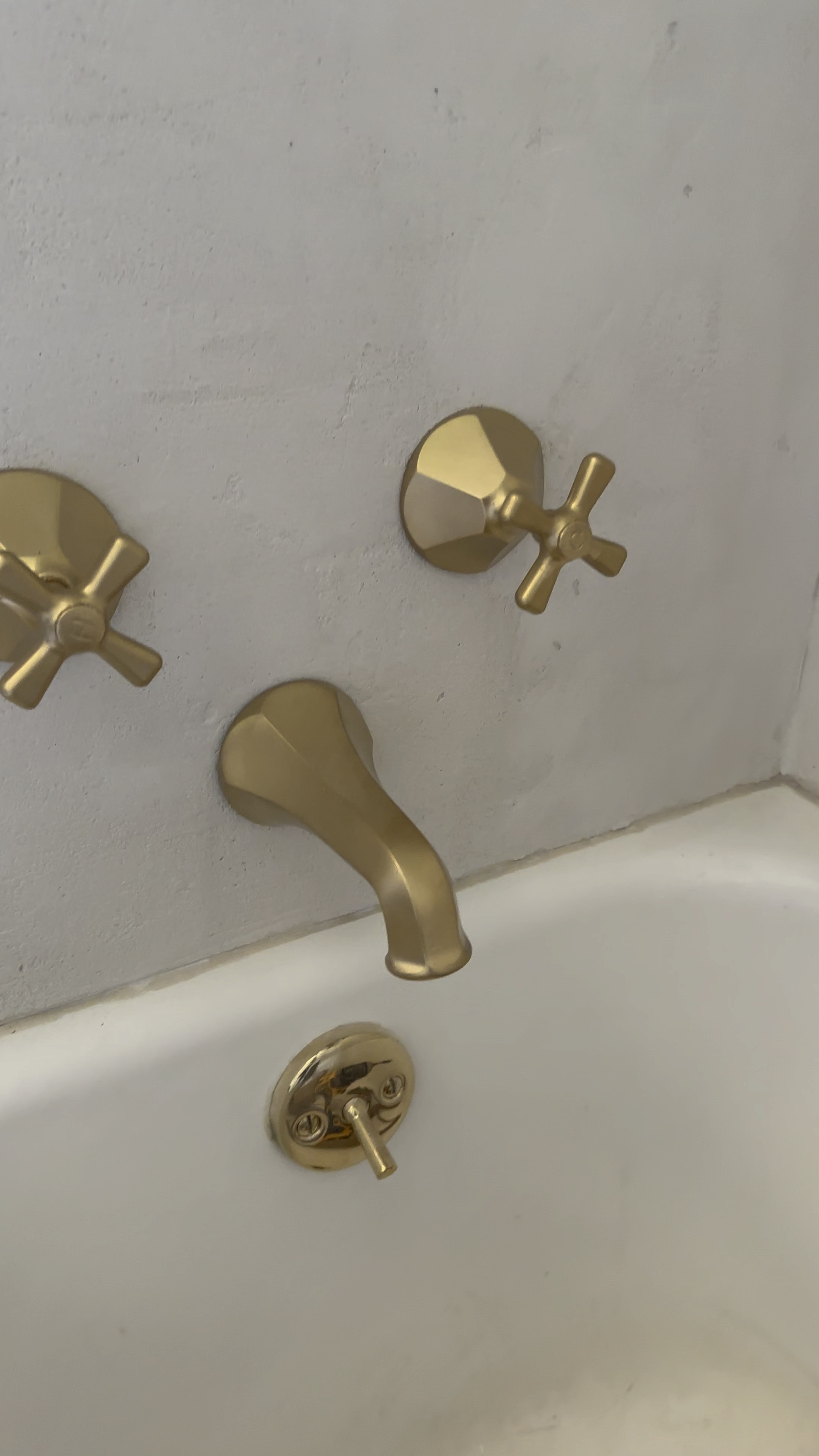Everything I used to spray paint our bathroom hardware! 

#LTKHome #LTKSaleAlert
