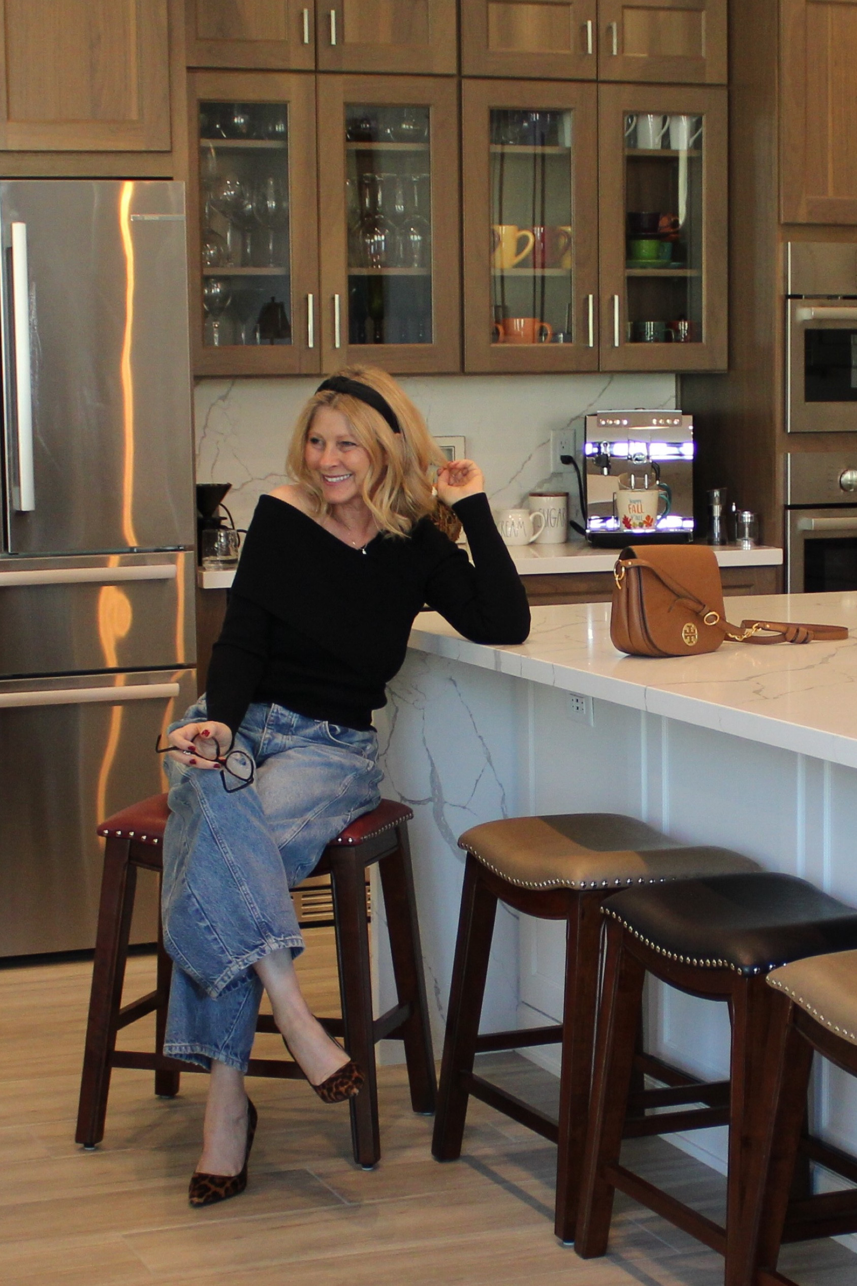 Horseshoe Jeans
Fall sweater
Leopard pumps
Fall outfits
Holiday outfit 

#LTKshoecrush #LTKstyletip