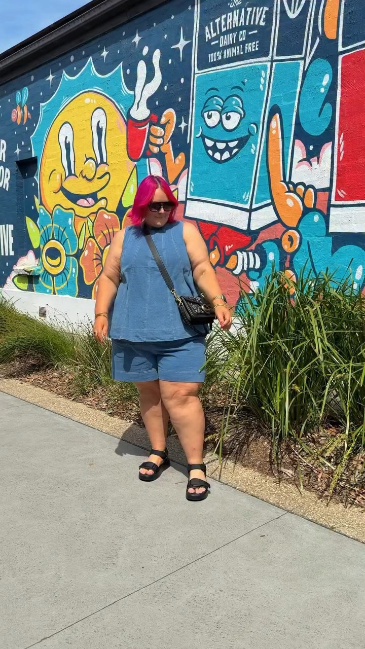 I don’t know about you but I find shoe shopping so hard 🫠 Having a wider foot means that more often than not shoes are just too narrow or don’t give me enough support. 

Enter @wydrstudios - we’re talking wide fit across the foot, ankle and calf plus enough support for us plus size gals. 

I’ve been living in the Savannah sandals since they arrived because they’re just so comfortable plus they’re the EXACT sporty-luxe vibe I’ve been searching for. 

So if you’re a wide foot girly too, then you have to check out @wydrstudios 👡 AD

#widefit #wydr #plussizestyle #plussizefashion #plussizeshoes