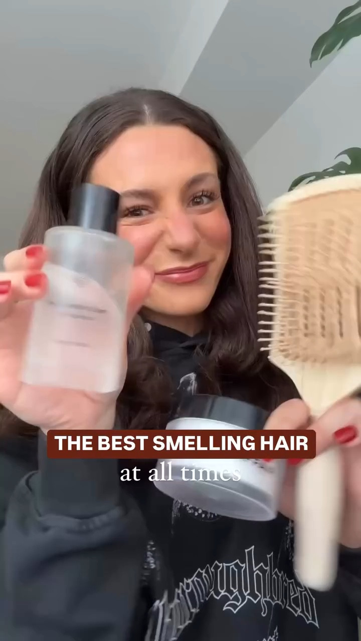 How to have the best smelling hair in the room… even when your hair is dirty 🤭✨🫧 if you’re like me and try to make your blowouts last at least a week, you’re gonna need the right products to keep it fresh & clean smelling/looking, and these are the best ones!

@crownaffair dry shampoo & signature scent 🫶🏼

*I had to re-edit this because there was a mistake the first time, thank you to the person who pointed out that the perfume is designed to be hydrating & gentle, but is not alcohol free!