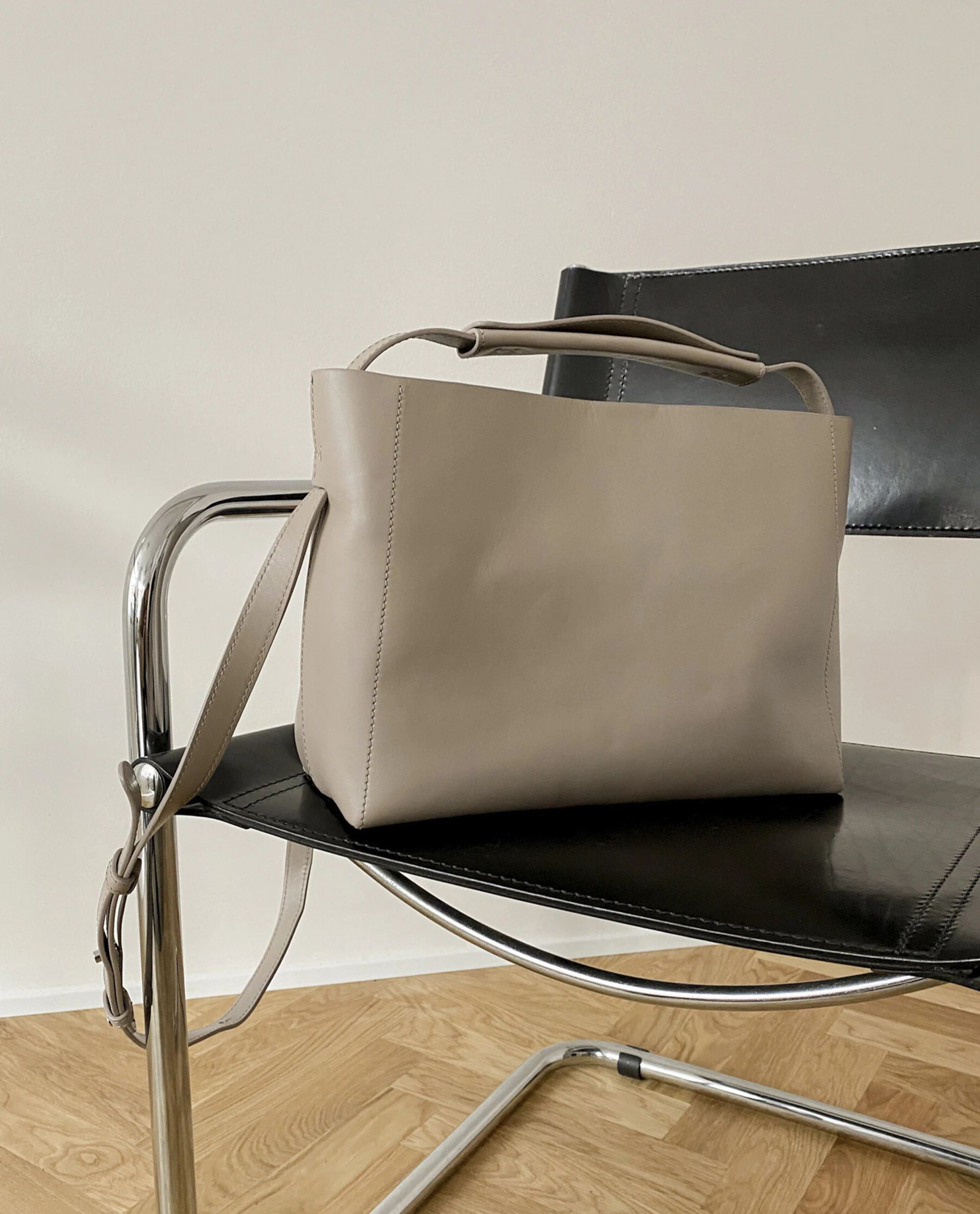 Hedda Handbag Leather | Flattered