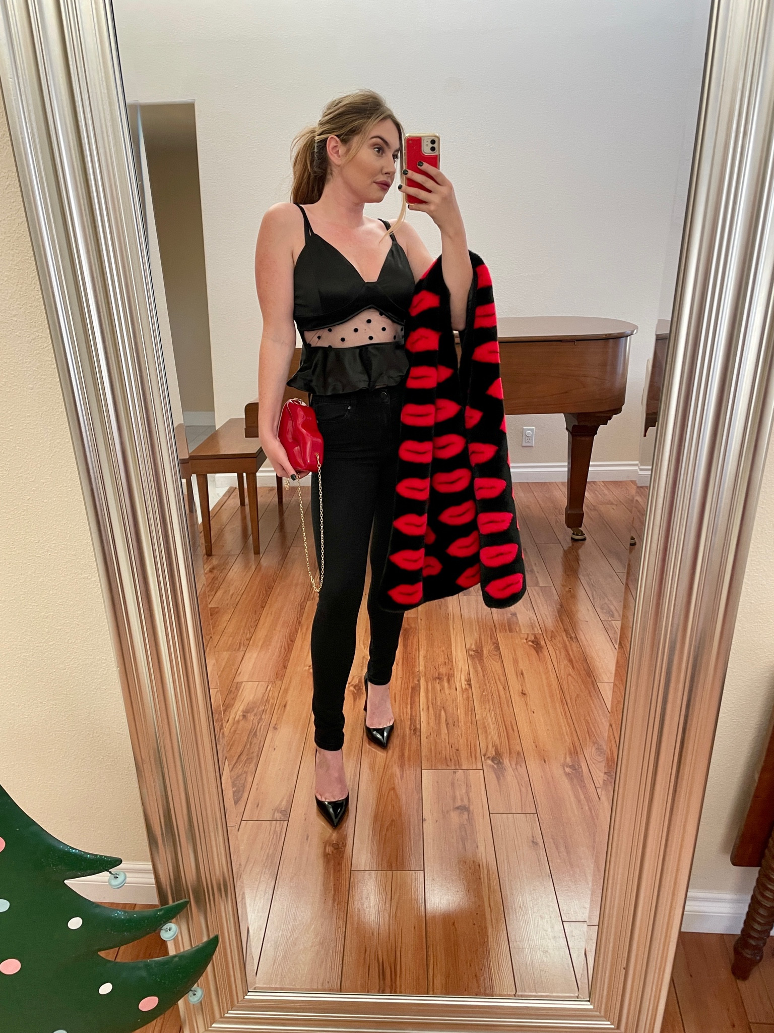 Fun winter date night outfit! This top I’ve had in my closet for years (sorry 😩) but found a ton of cute polka dot tops that look so good with some faux fur! My shawl is from Victoria’s Secret. Lip clutch is an Amazon find! 

#LTKstyletip #LTKfit #LTKitbag