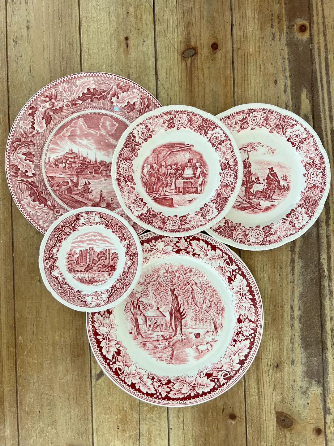 Instant Plate Wall / Lot of 5 / Vintage Red and White Plates / Red Transferware Dining Plate / Di... | Etsy (US)