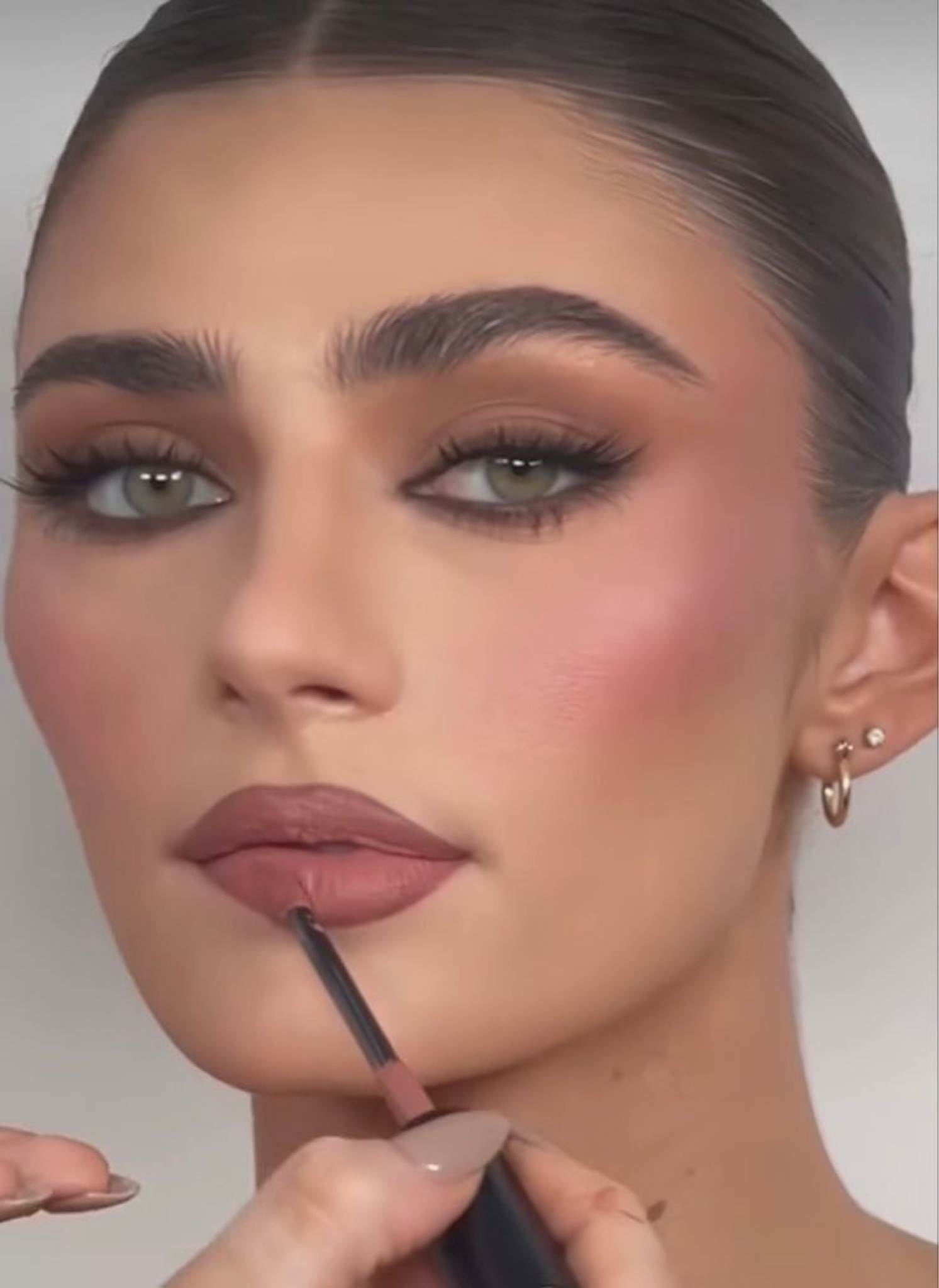 Favorite eyeliners!! 🍸🖤

Demure makeup, eyeliner, eyeshadow, Pinterest inspired 