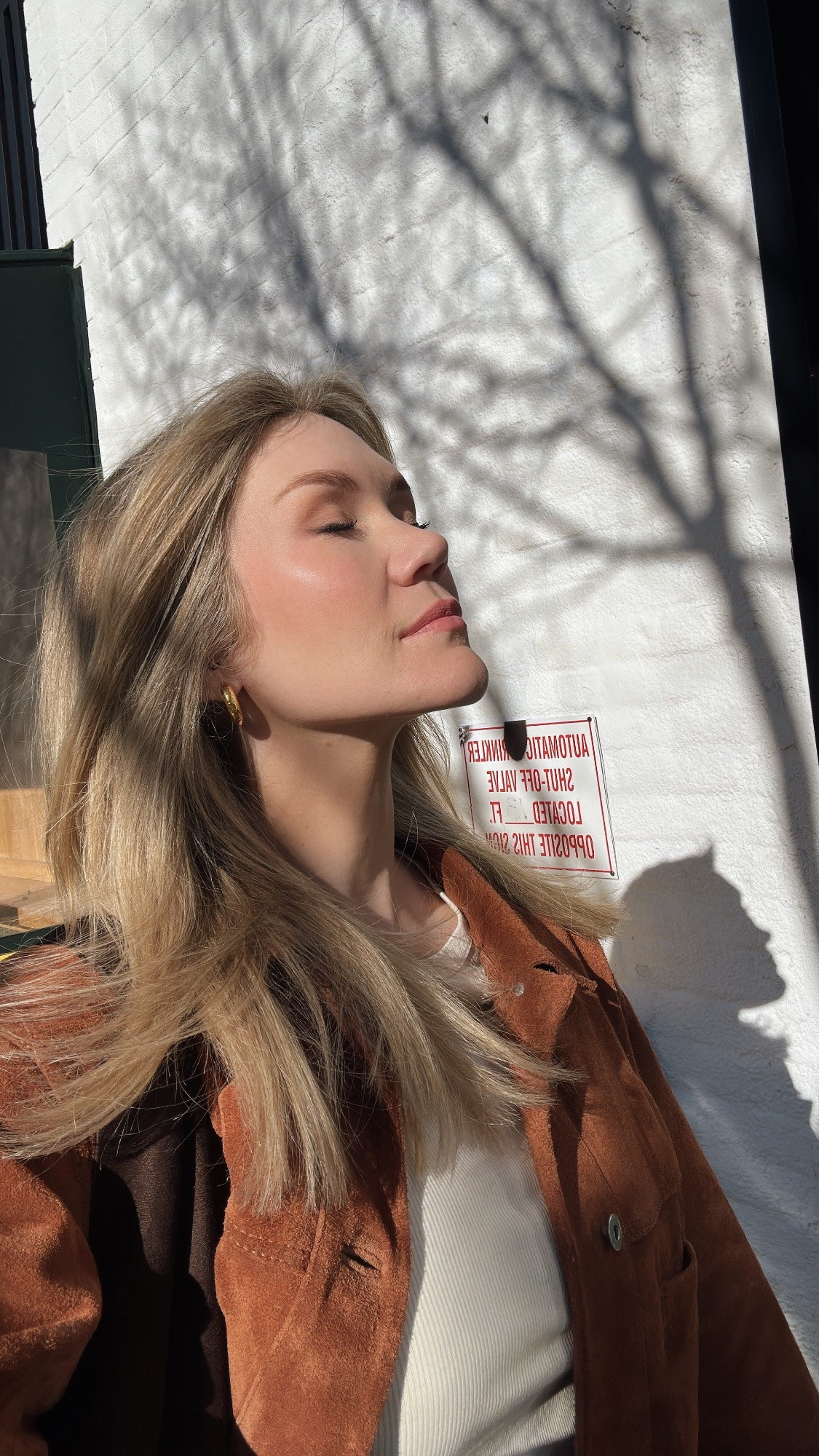 My absolute favorite SPF for everyday. I have both the tinted and not tinted so I can use all year round. The tinted gives a subtle glow ✨ 