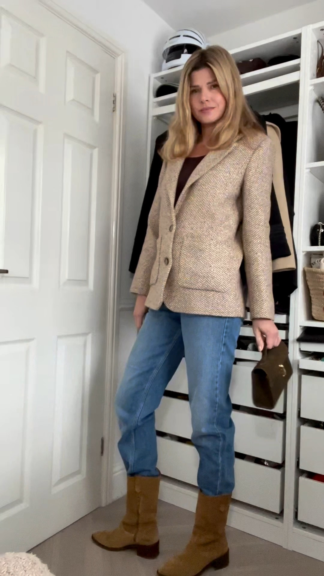 Easy outfit, chic outfit, sezane blazer, suede boots, sezane boots, savette bag, straight jeans 

#LTKwinter #LTKeurope #LTKstyletip