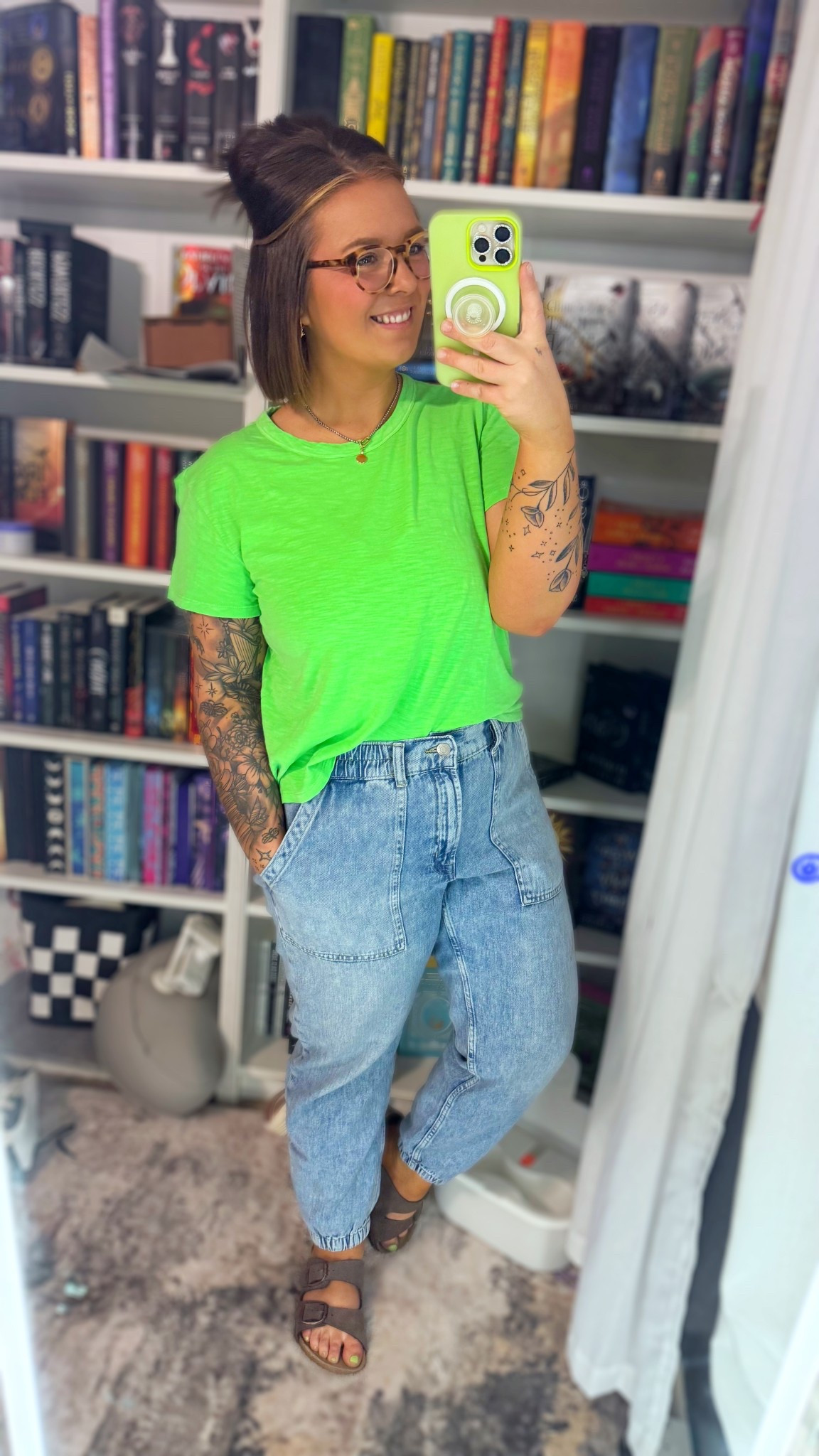 GAP for the win with this bright green shirt and jogger combo!💚

#LTKSaleAlert #LTKFindsUnder50 #LTKMidsize