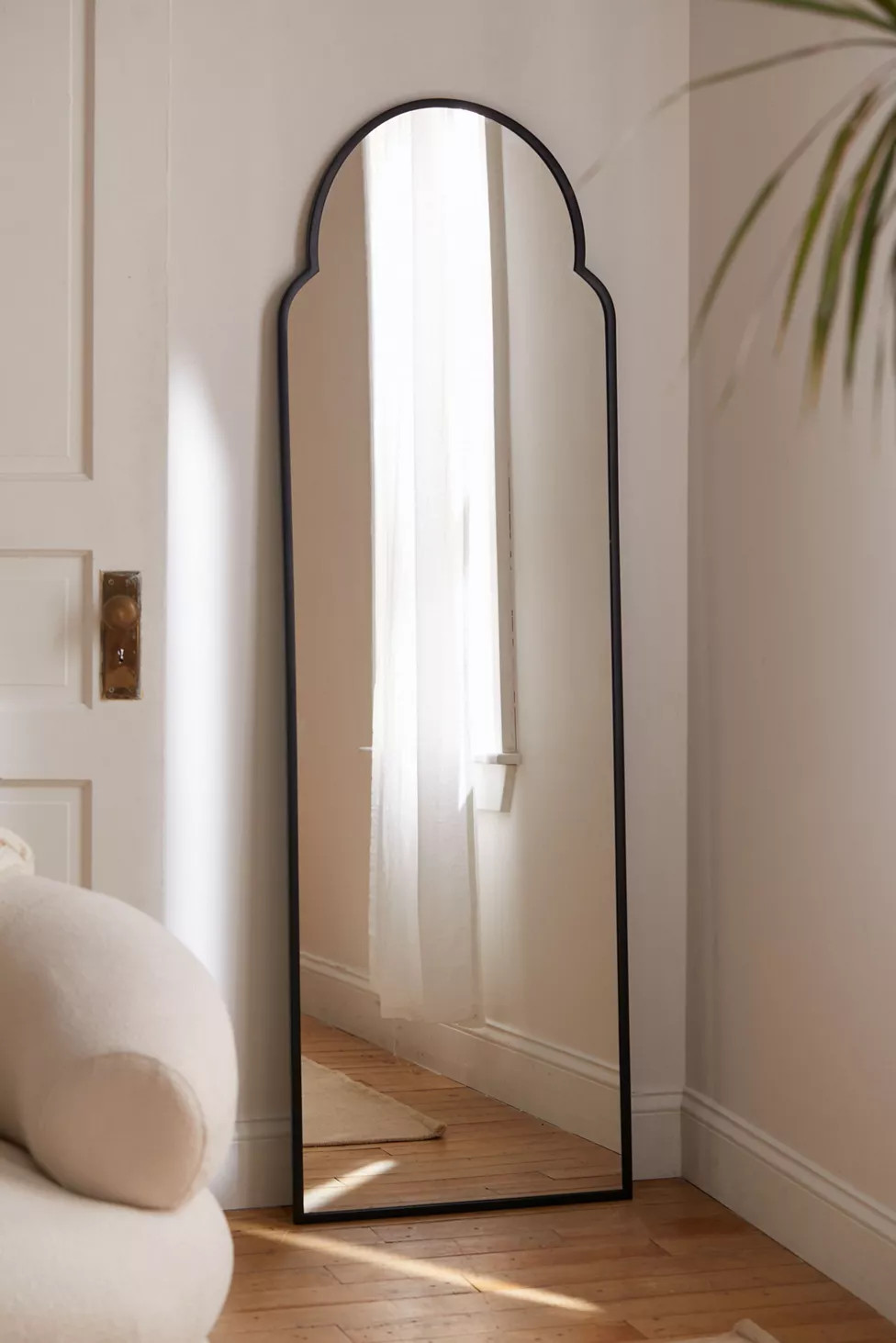 Varena Arched Full Length Mirror | Urban Outfitters (US and RoW)
