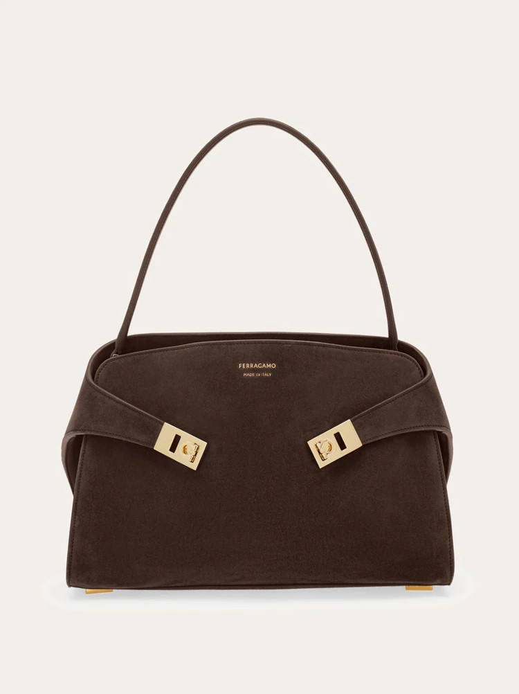 Hug soft shoulder bag (M) | Ferragamo