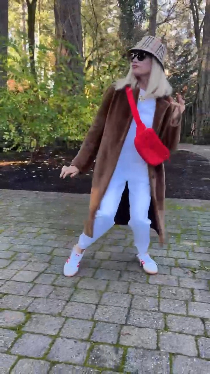 Love a winter white sweatsuit! Even more gorgeous when paired with a cozy shearling coat and some pops of color! I love the ease of this crossbody bag and who doesn’t love a little Burberry to finish it off?! 

Burberry, Alo, shearling coat, cozy vibes, winter white, athleta, Vince, adidas, casual fit  

#LTKHoliday #LTKSeasonal #LTKStyleTip