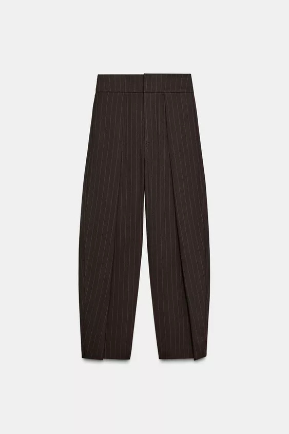 High-waisted pants with a wide waistband. Side pockets. Front pleat detail. Front zip, inside but... | Zara US
