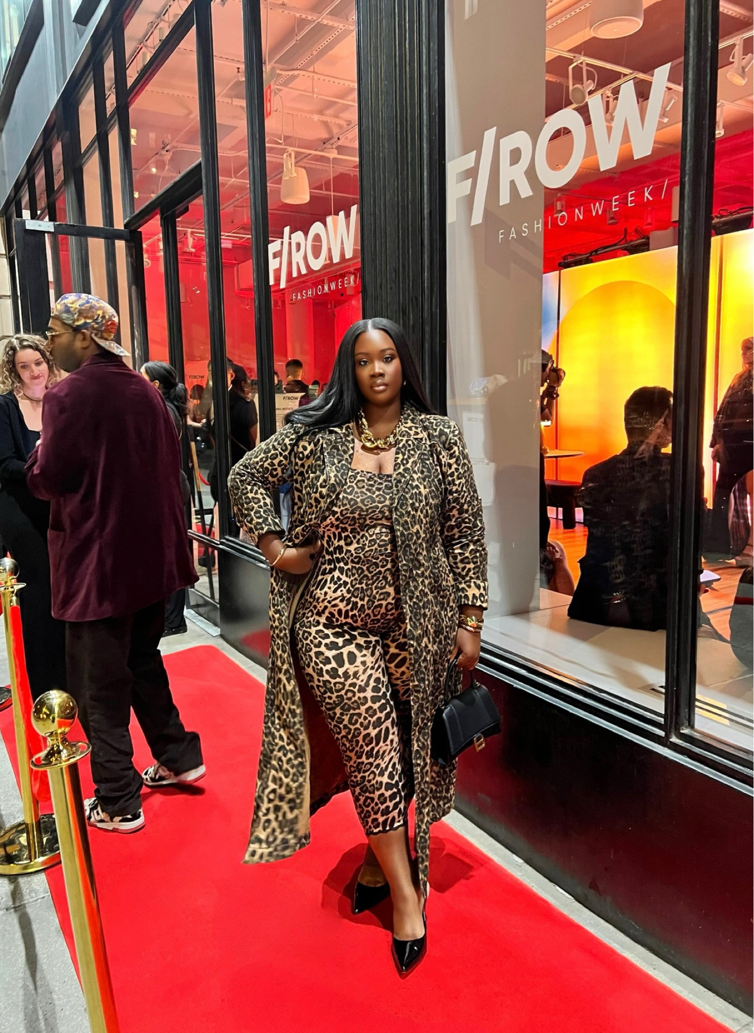 New York Fashion Week 🖤✨🤌🏾

Coat Link: https://www.fashionnova.com/products/about-the-action-denim-leopard-trench-leopard

Jumpsuit Link: https://www.fashionnova.com/products/florentina-leopard-capri-jumpsuit-brown-combo

Jewelry from SHEIN and heels from AMAZON