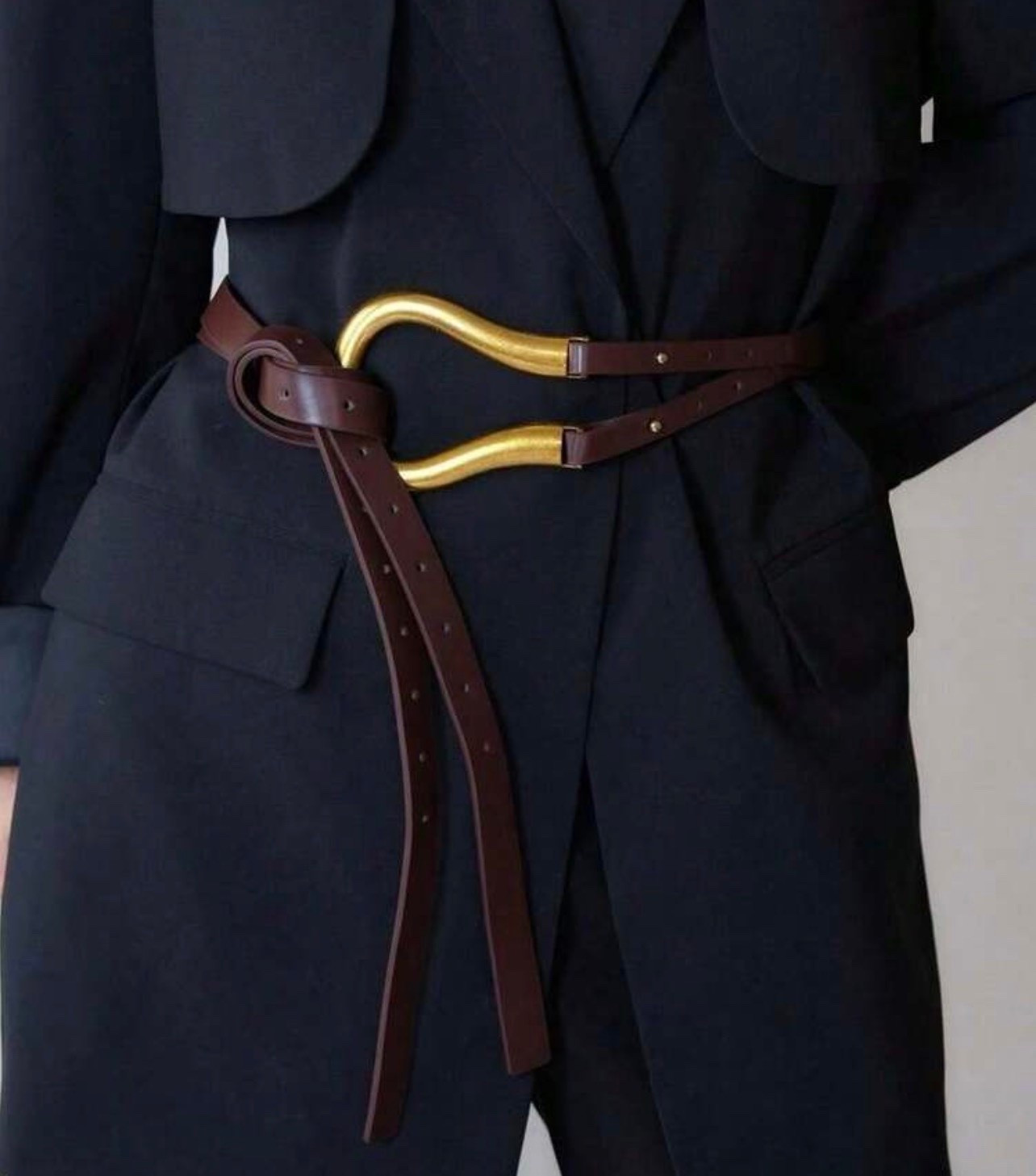 Statement Horseshoe Buckle Suit Belt (Chic Blazer Upgrade) 🤎✨

This bold horseshoe buckle belt is such a fashion-forward way to cinch a blazer, suit jacket, or oversized coat. The wide strap paired with the sculptural gold horseshoe detail gives instant designer vibes and completely transforms a simple tailored look. I especially love this styled over a black or navy blazer for a polished, high-end feel that works for workwear, holiday outfits, or elevated everyday looks. Linked an affordable version that gives the same luxe statement without the splurge 🐎💼✨

statement belt, horseshoe buckle belt, blazer belt, suit belt women, wide waist belt, gold buckle belt, equestrian style belt, chic workwear accessories, fashion belt trend, affordable designer look, blazer outfit ideas

#LTKFindsUnder50 #LTKGiftGuide #LTKWorkwear