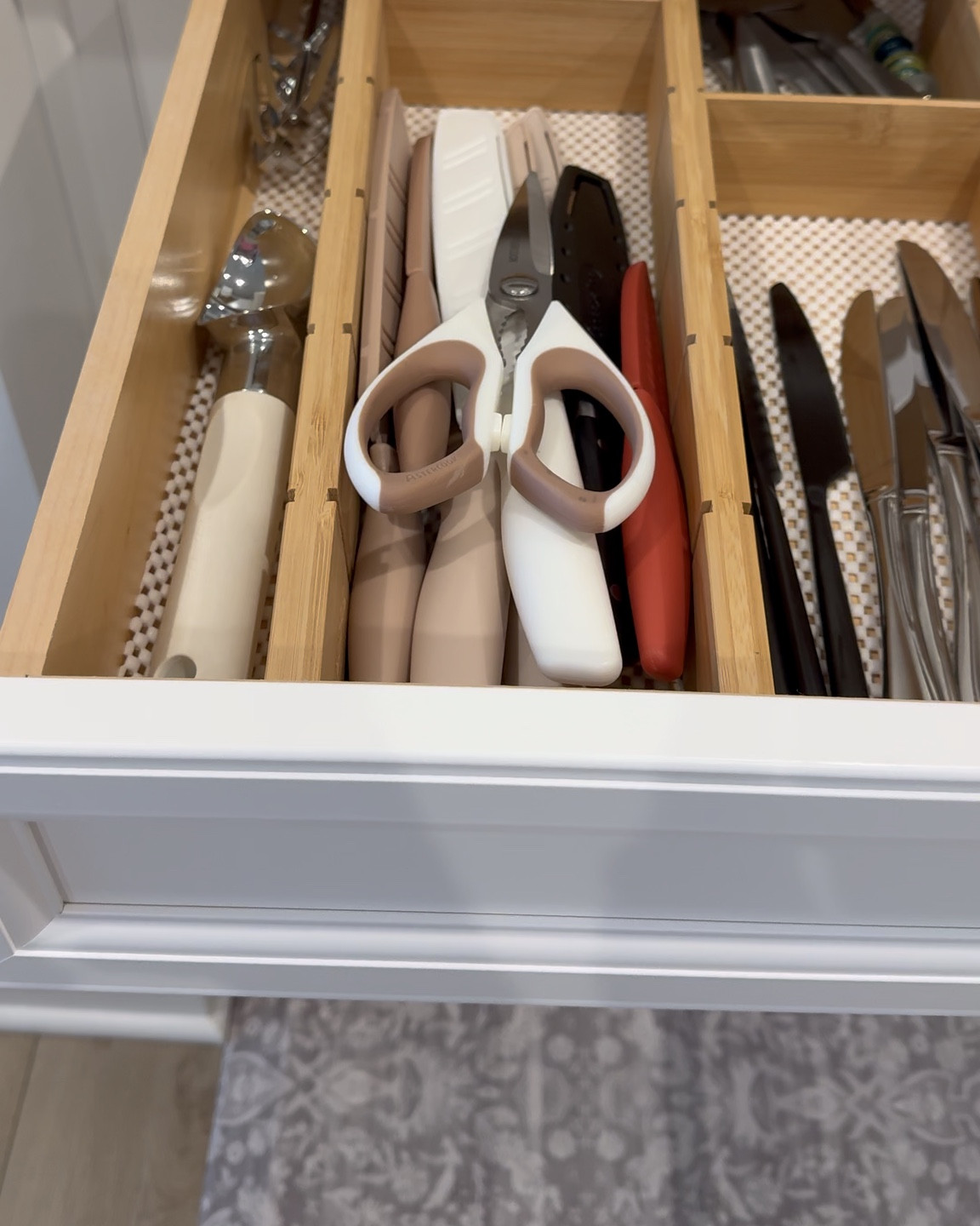 Silverware organizer, kitchen organization, kitchen, utensils, silverware, drawer organizer 

#LTKHome #LTKSpringSale #LTKSaleAlert