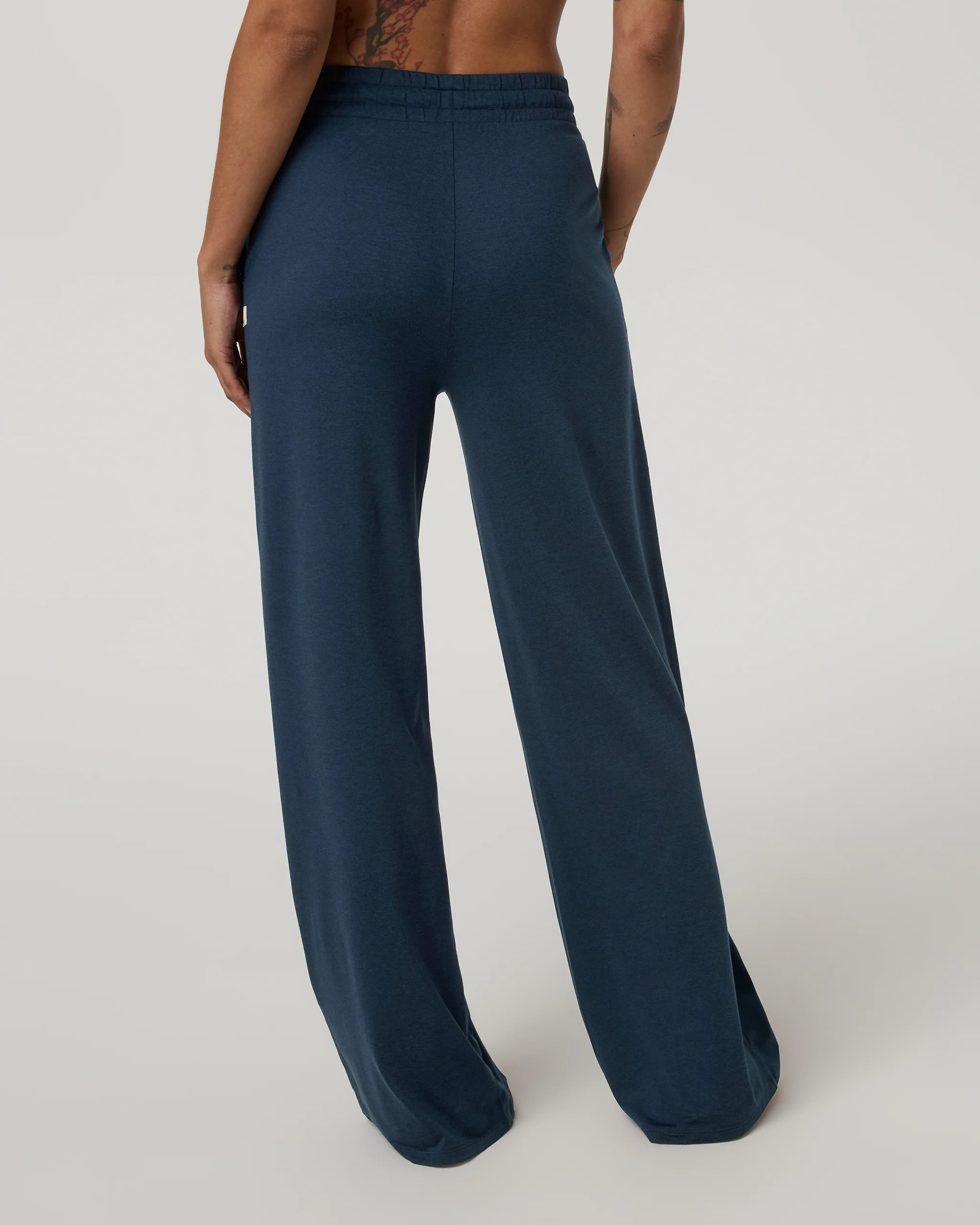 Halo Wideleg – Women's Blue Coast Heather Pants – Vuori | Vuori Clothing (US & Canada)